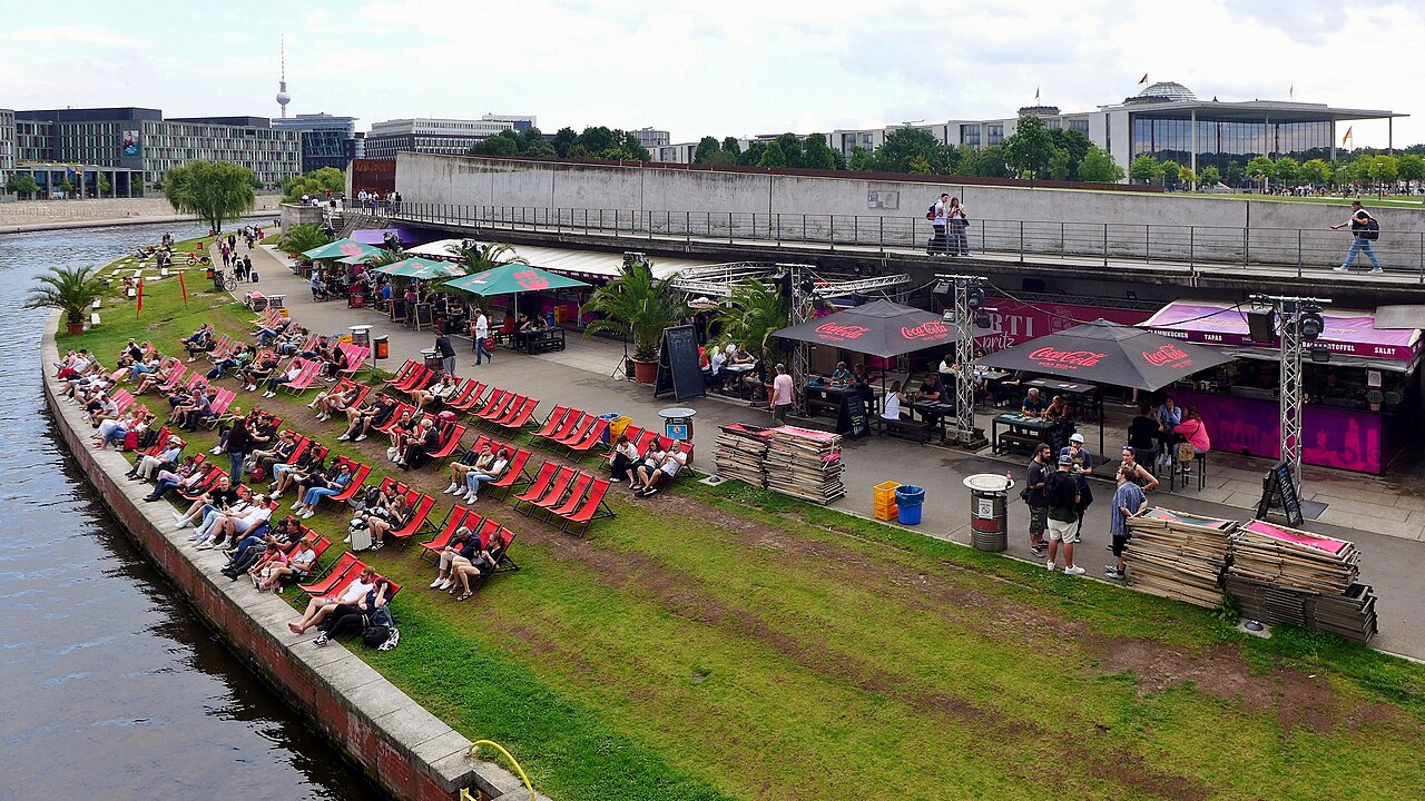 Capital Beach bar, Berlin-Tiergarten, photographed from the Gustav Heinemann Bridge
