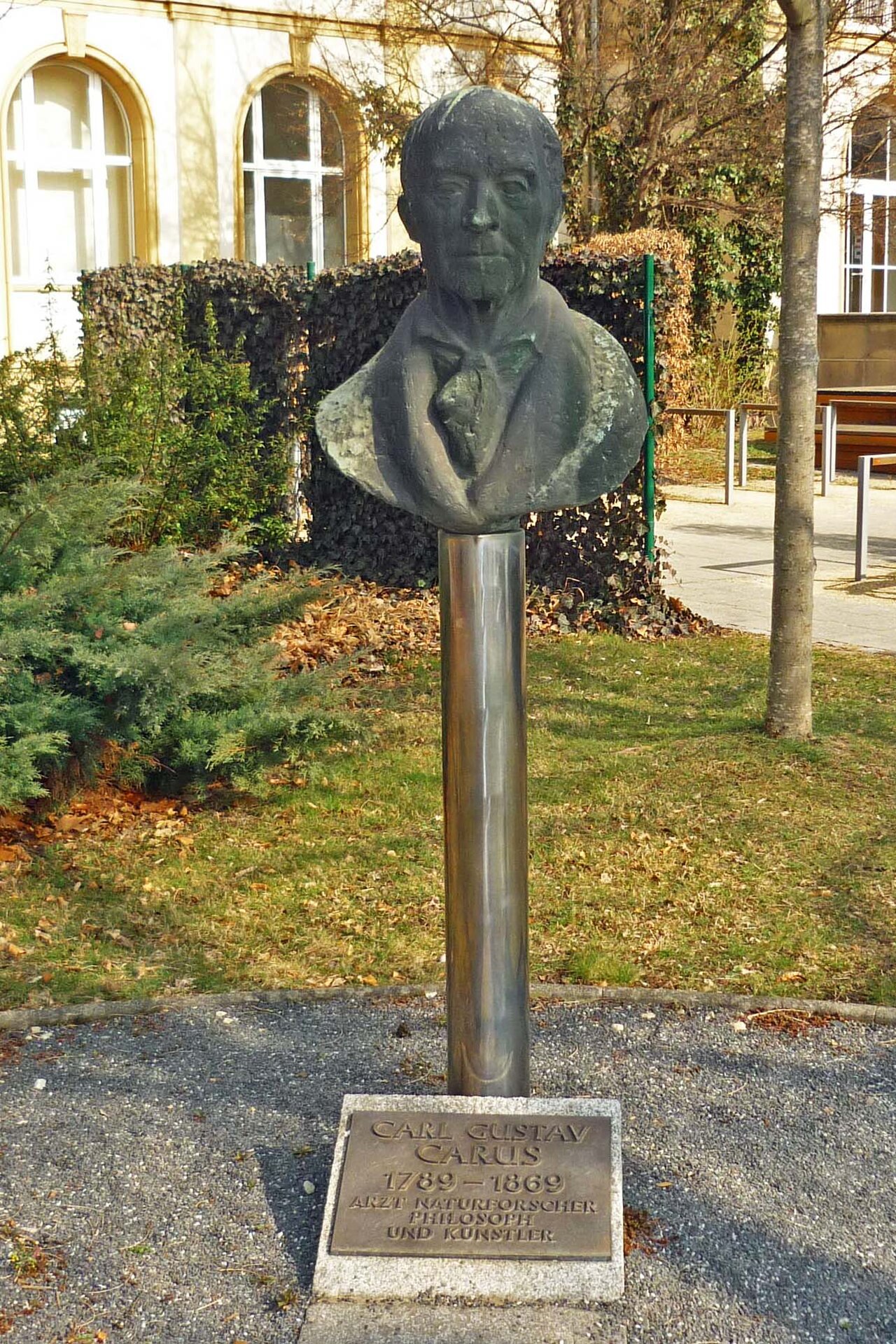 Stele zur Erinnerung an Carl Gustav Carus in der Fiedlerstr