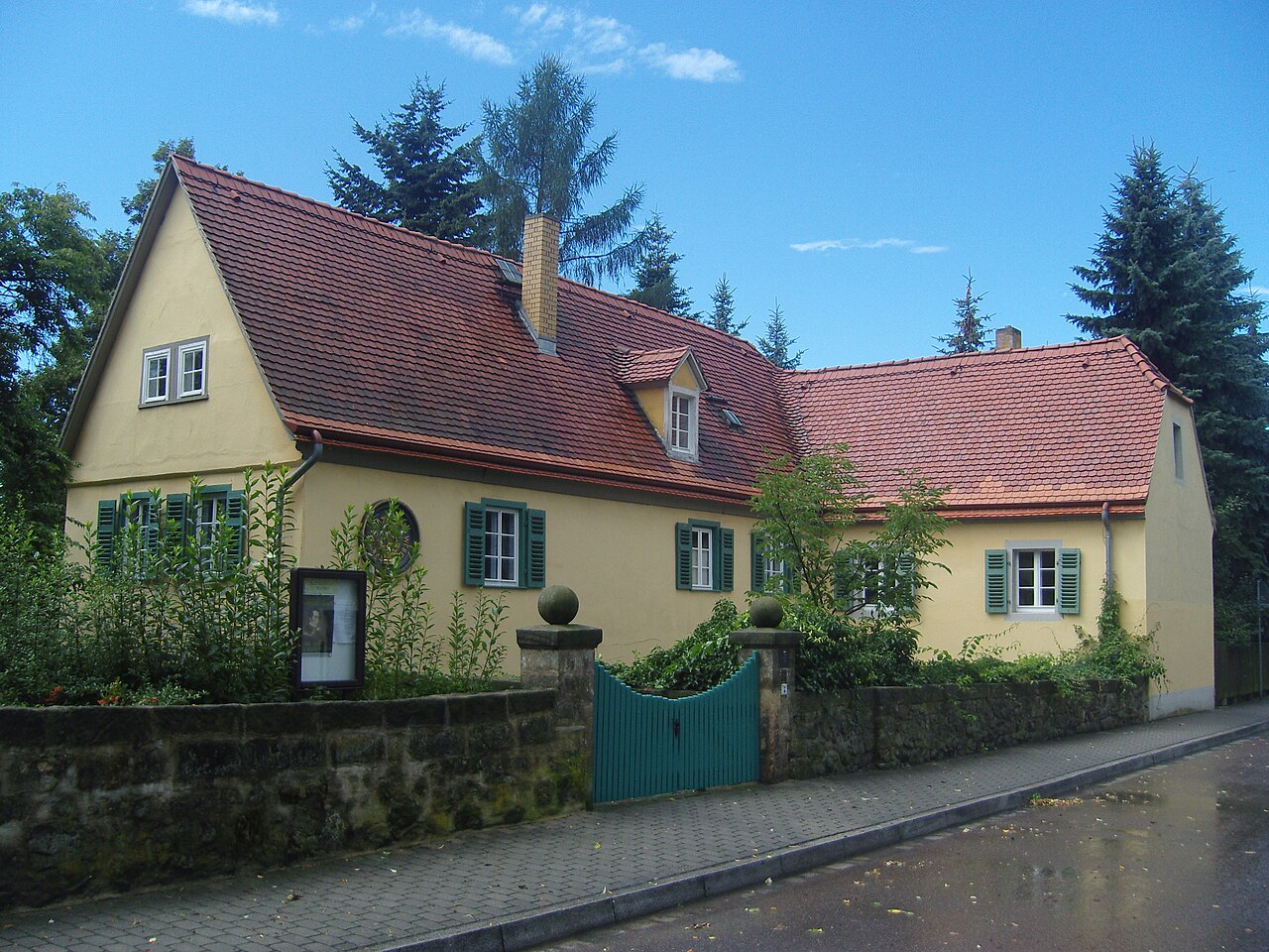 Carl-Maria-von-Weber-Museum in Dresdner Straßen in Dresden- Hosterwitz