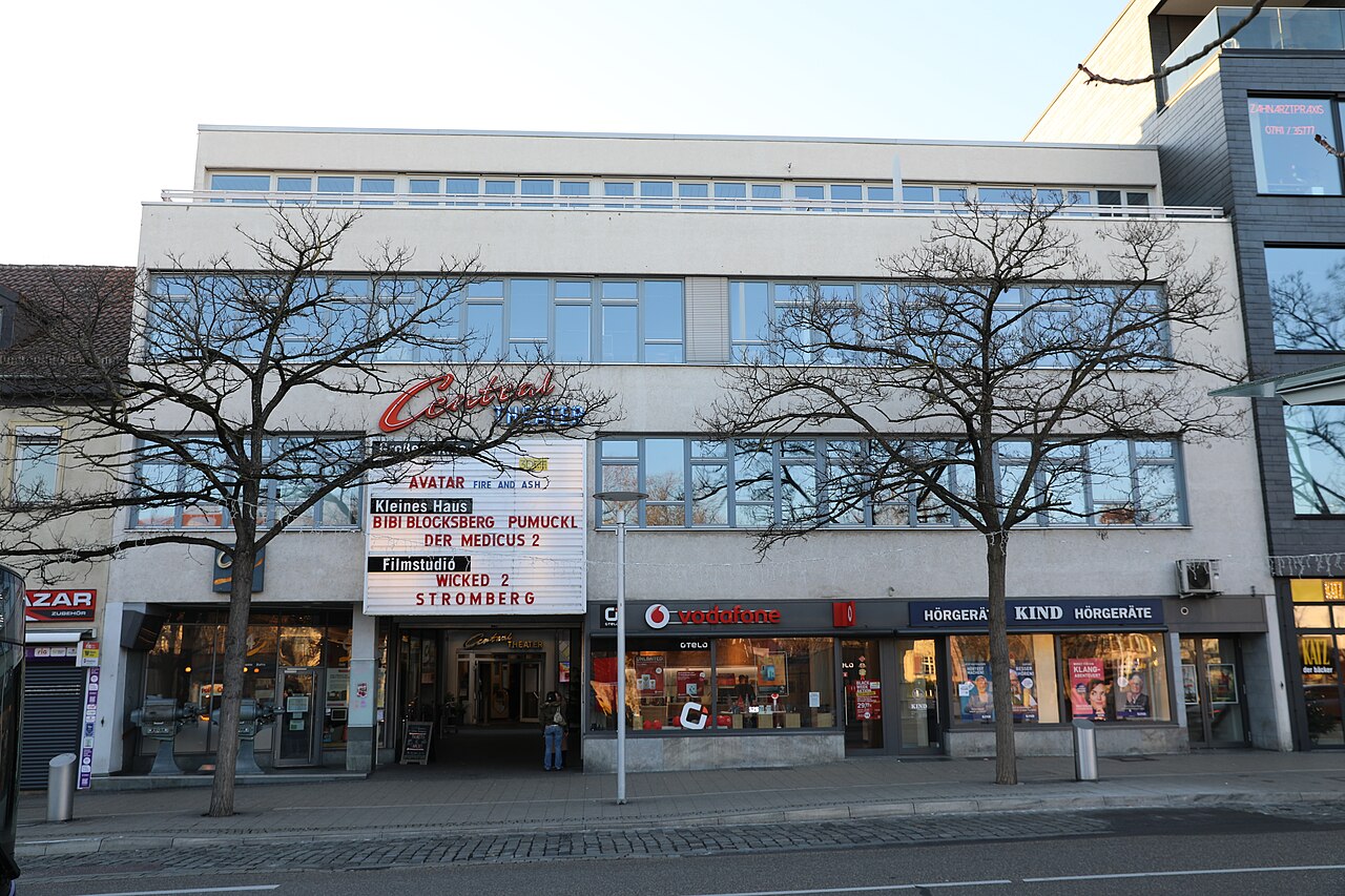 Außenansicht des Kinos Central-Theater in der Arsenalstraße 4 in Ludwigsburg
