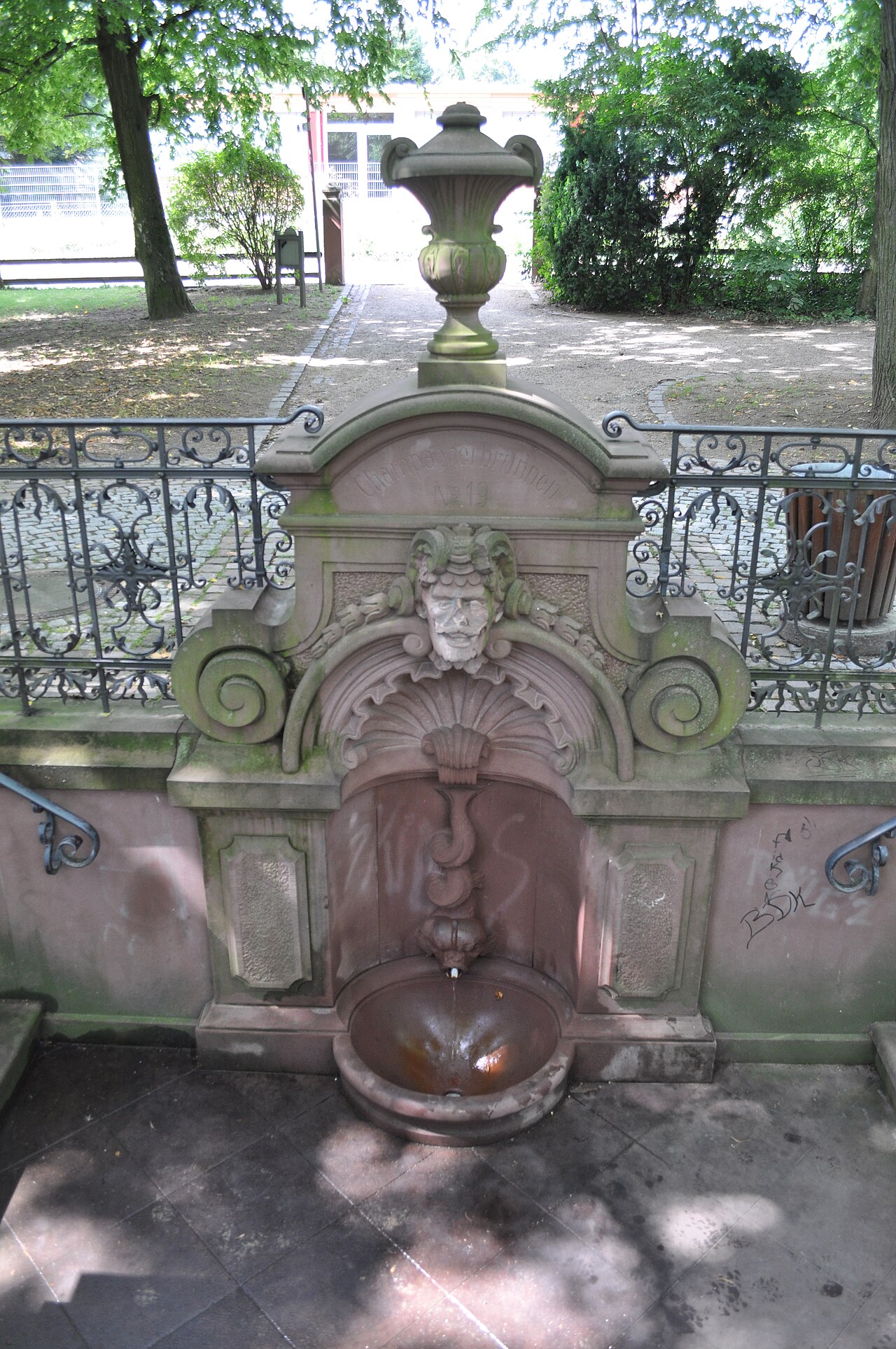 "Champagnerbrunnen" in Bad Soden am Taunus, im Wilhelmspark