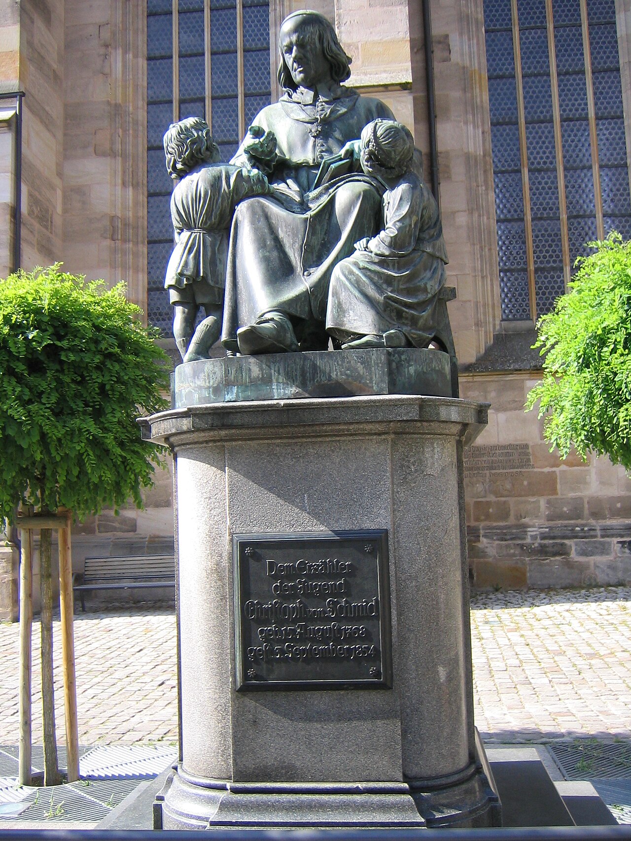 Christoph von Schmid: Denkmal vor dem Dinkelsbühler Münster St