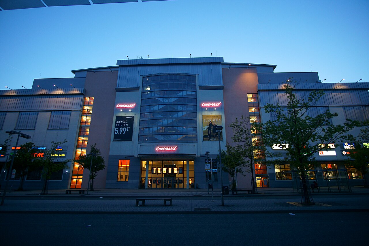 Gebäude und Straßenansichten von Sindelfingen, Sterncenter und Cinemaxx