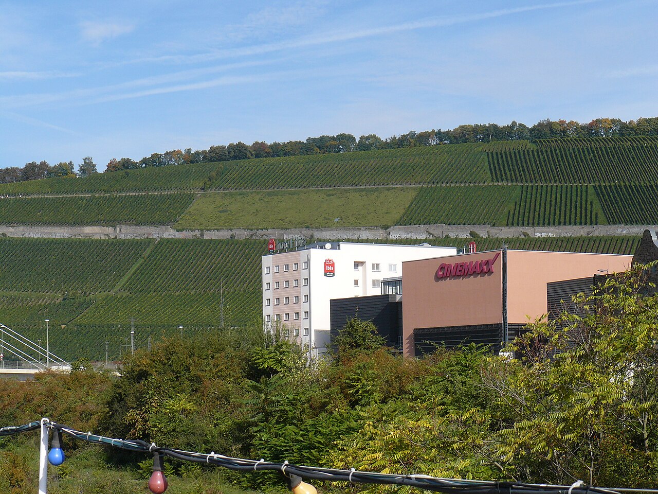 Cinemaxx und Ibis Hotel Würzburg