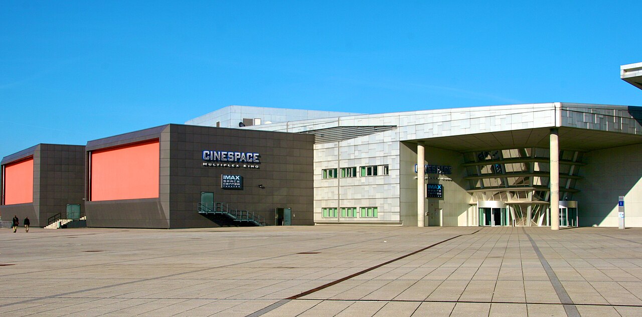 Aussenansicht vom Cinespace, Weserseite