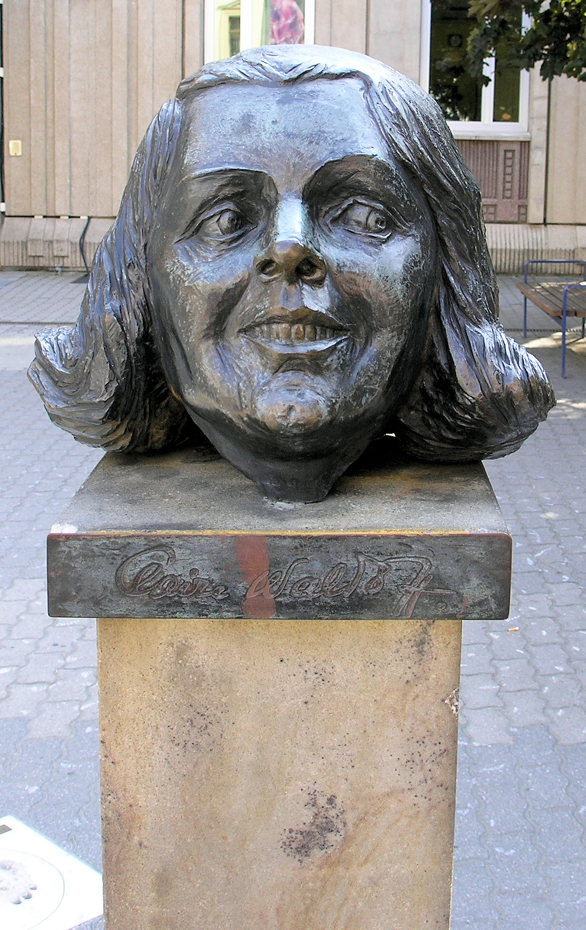 Foto von Claire-Waldoff-Denkmal