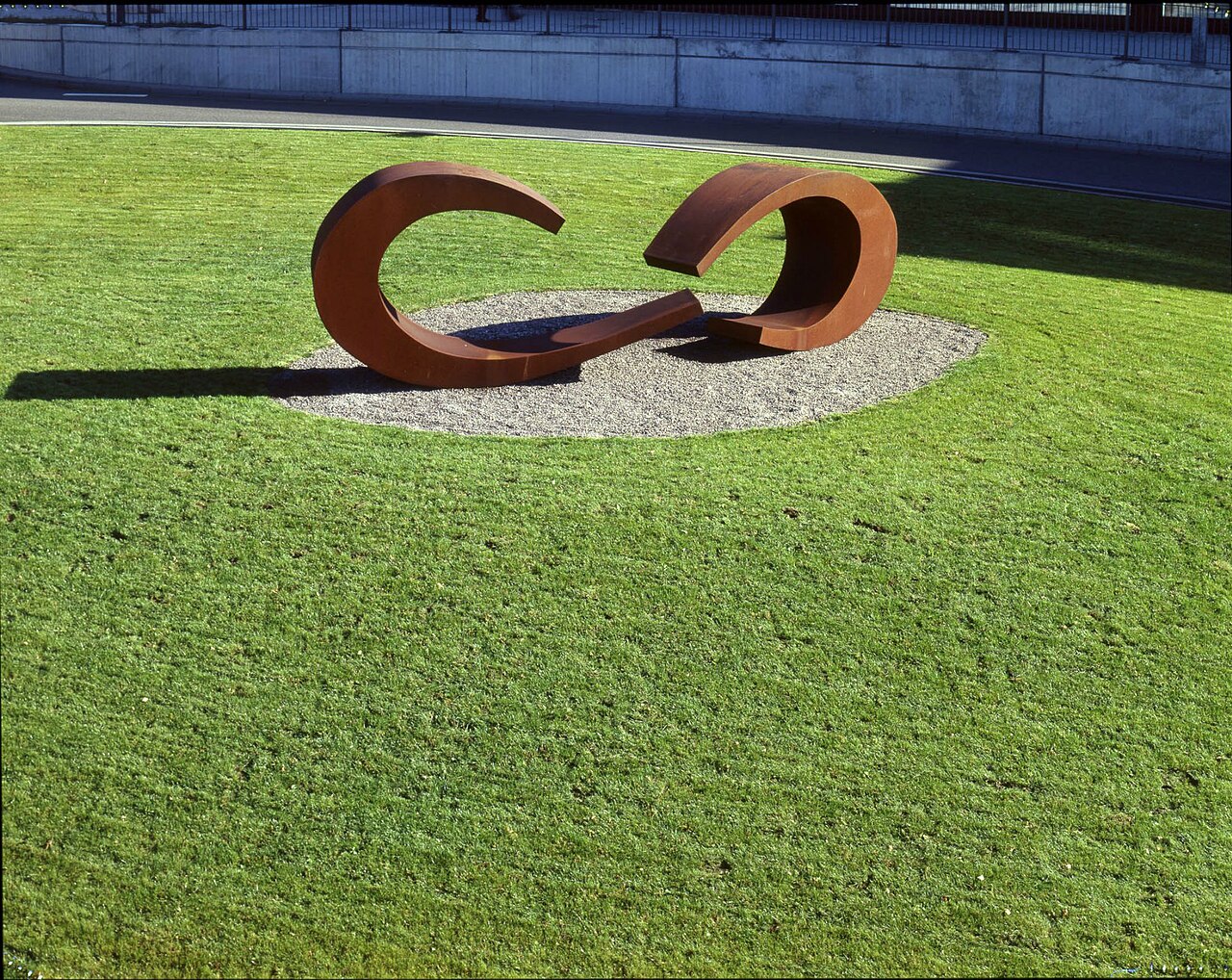 Sculpture, "Conte e Contessa", Günter Wagner, Siemenskreisel