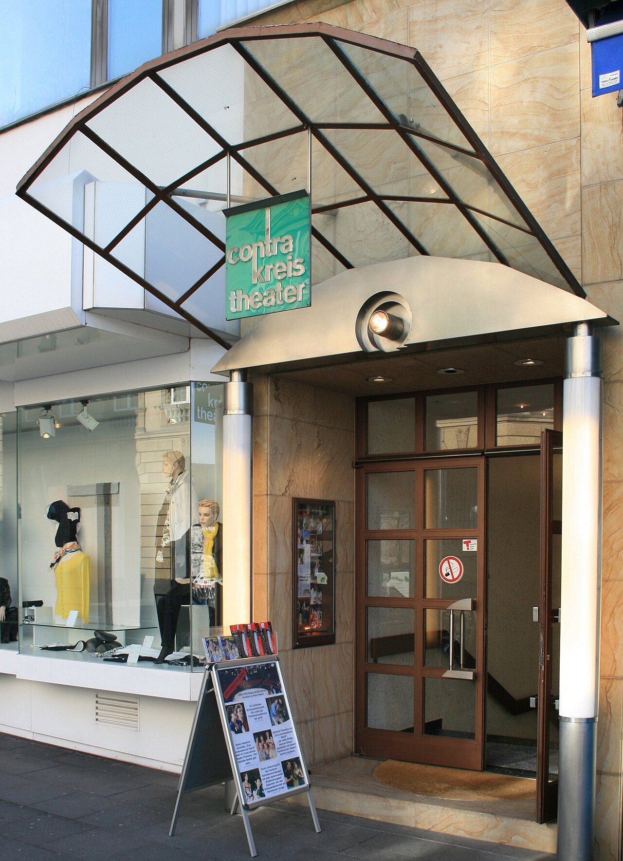 Contra-Kreis-Theater Bonn, Am Hof 3–5, Eingang