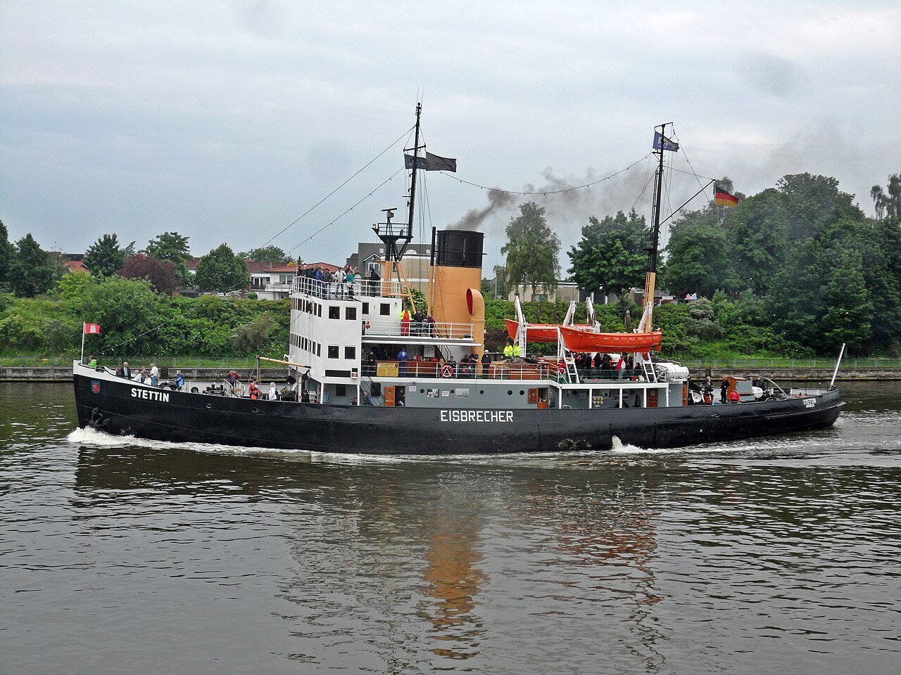 Eisbreaker Stettin in the Kiel-Channel in Rendsburg on the way to Kiel Week 2012 (Kieler Woche 2012)