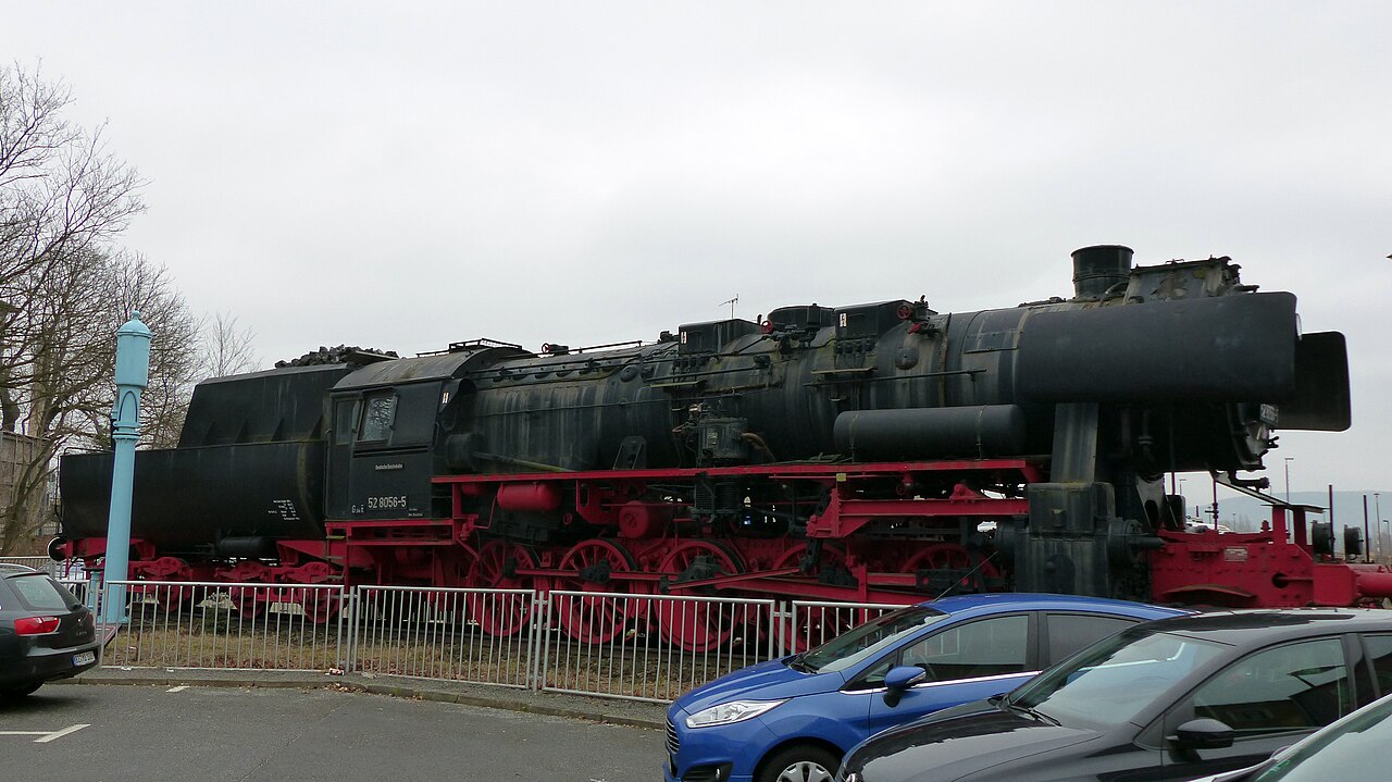 Denkmalgeschützte Dampflokomotive am Bahnhof Bautzen