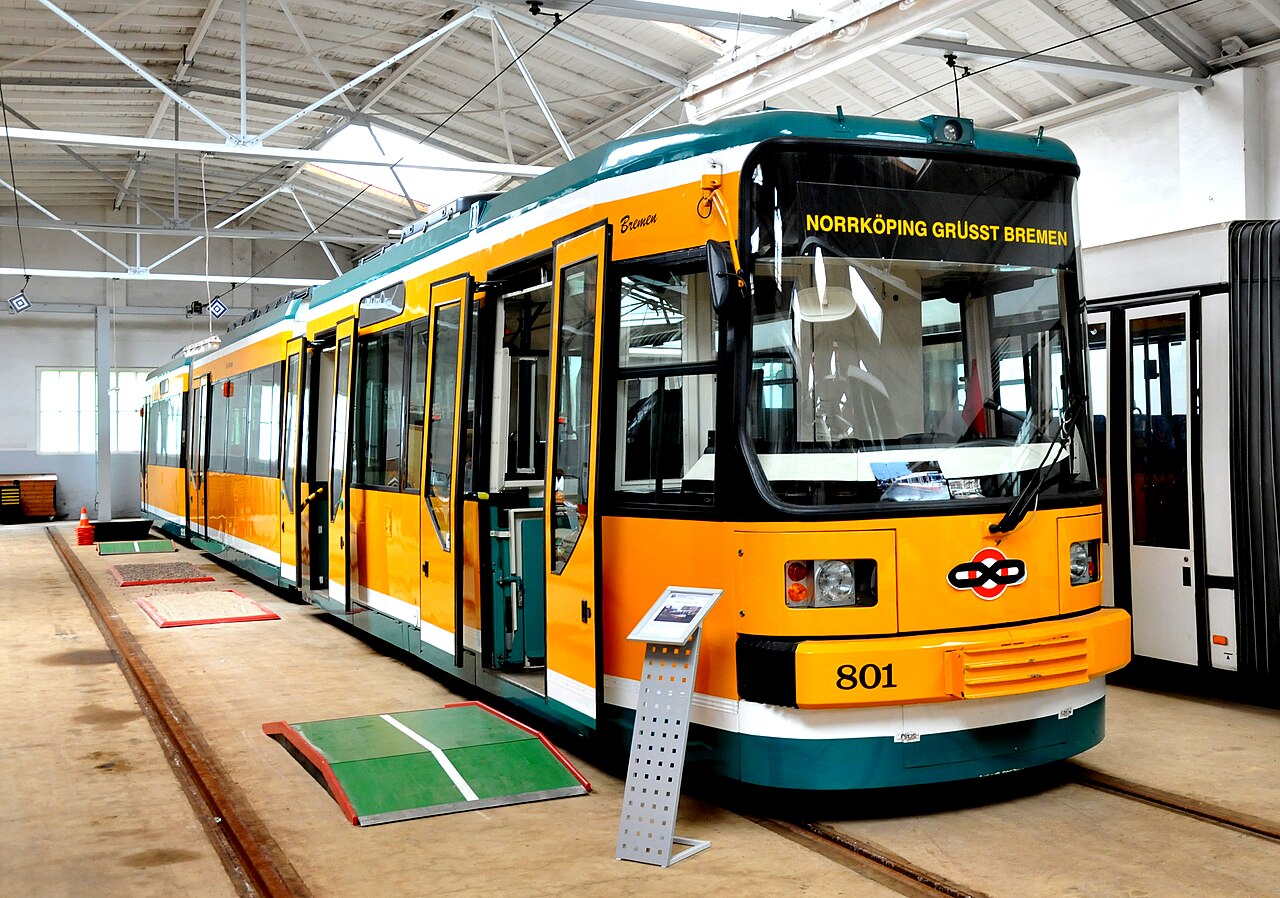 Tram 801 ( later vernummerd in 3801 ) van het type GT6N bij de Bremer Straßenbahn AG
