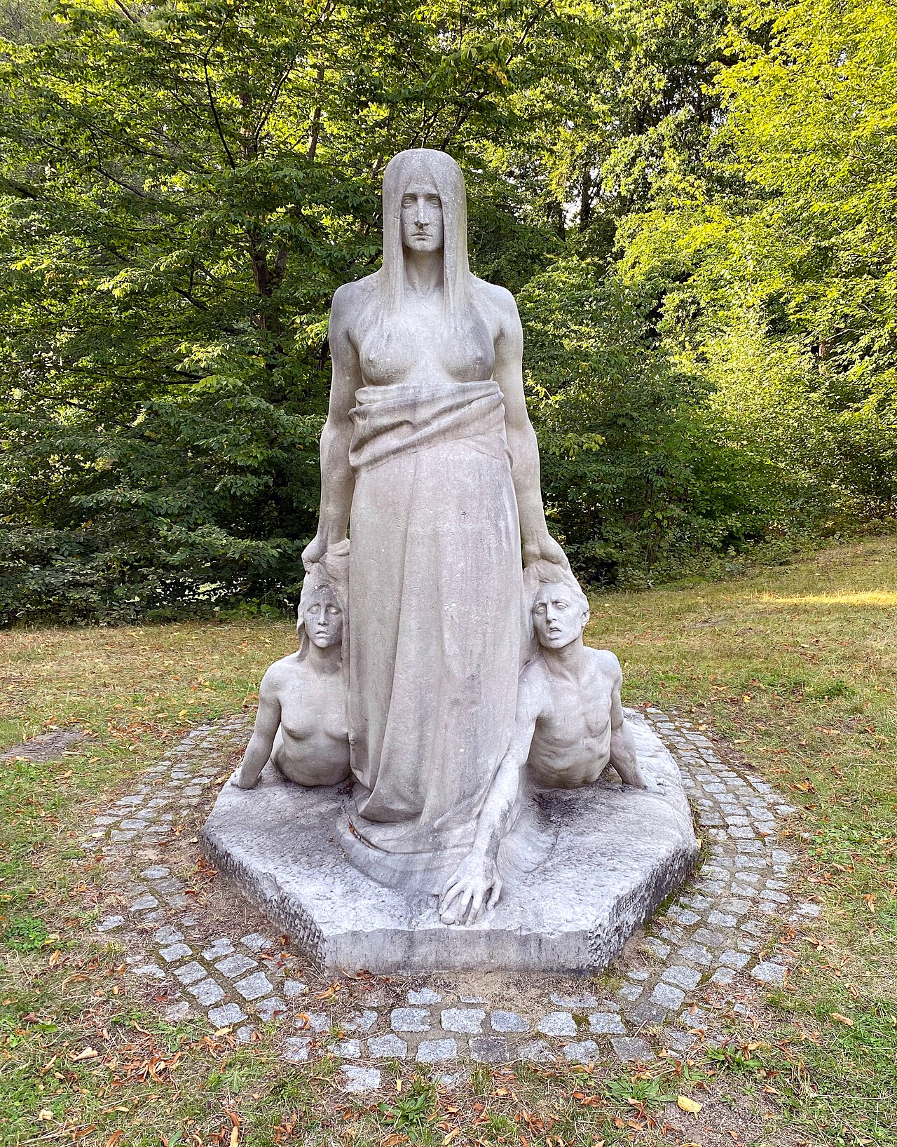 "Das Schicksal" von Hugo Lederer in Hamburg-Ohlsdorf