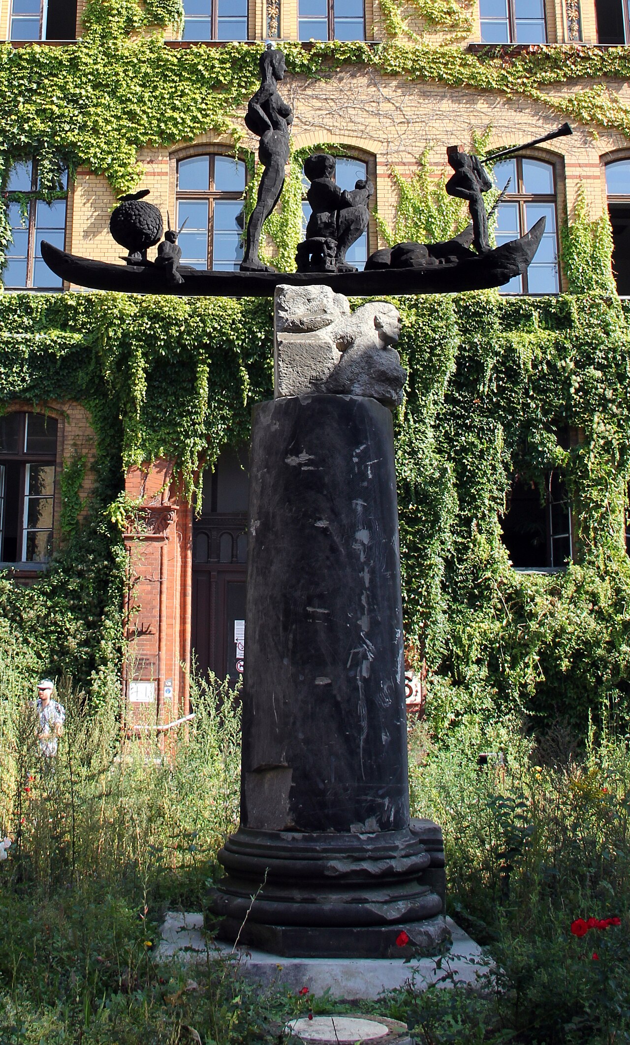 Sculpture, "Schiff zur Rettung der Unschuld der Kunst" by Thomas J