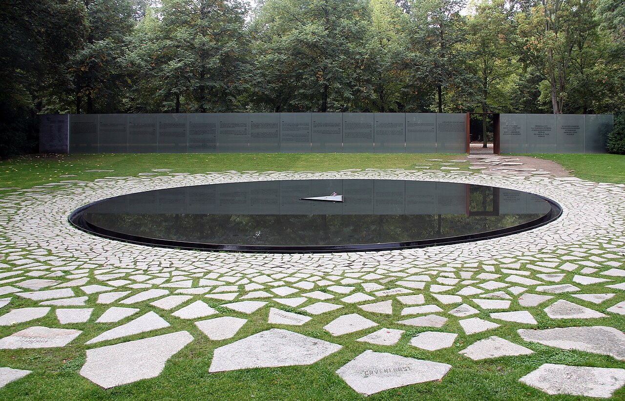 Foto von Denkmal für die im Nationalsozialismus ermordeten Sinti und Roma Europas