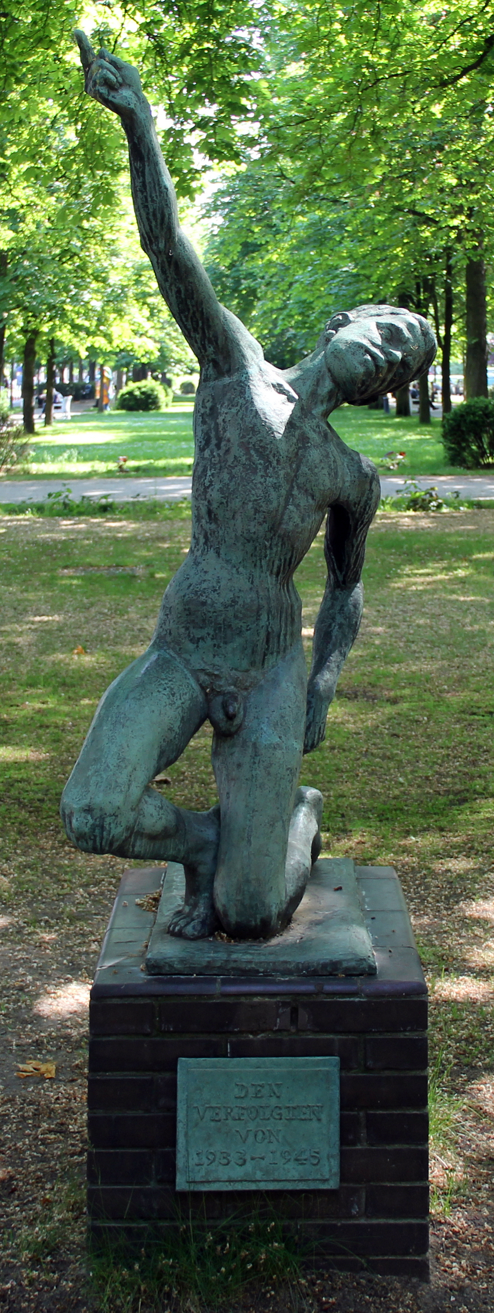Sculpture, Den Verfolgten by Gertrud Bergmann , 1964, Augustenburger Platz 1, Berlin-Wedding , Germany
