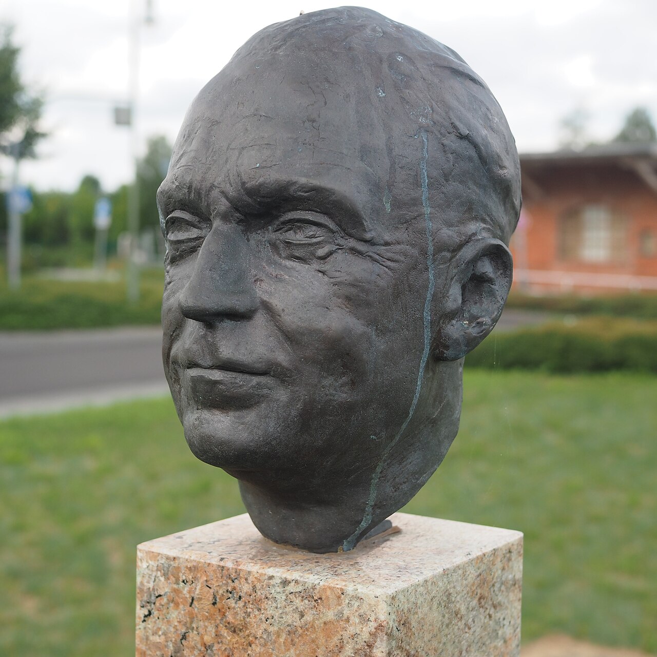 Bronzekopf von Heinrich Grüber