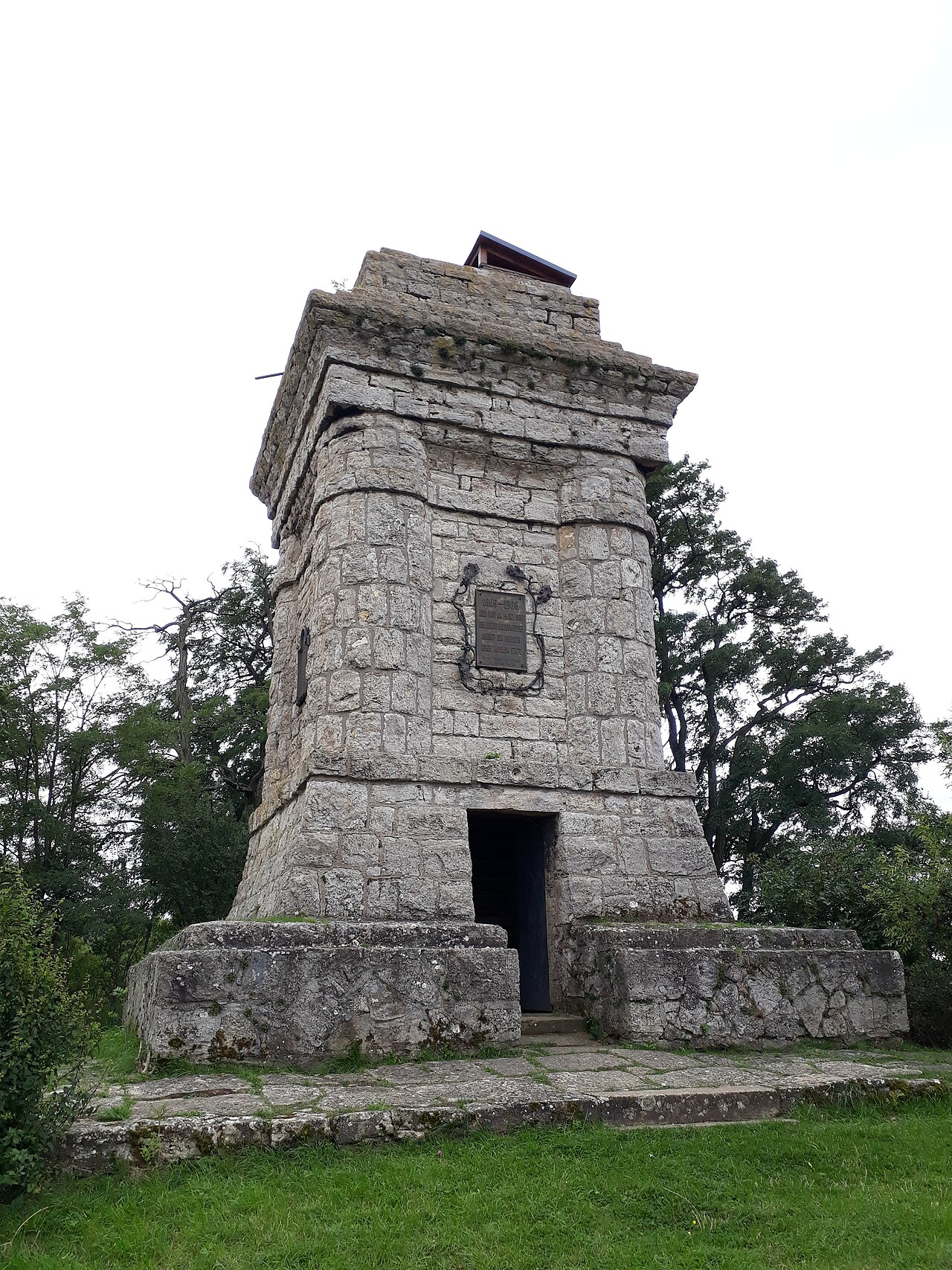 Kriegerdenkmal auf dem Sperlingsberg bei Kapellendorf, Thüringen