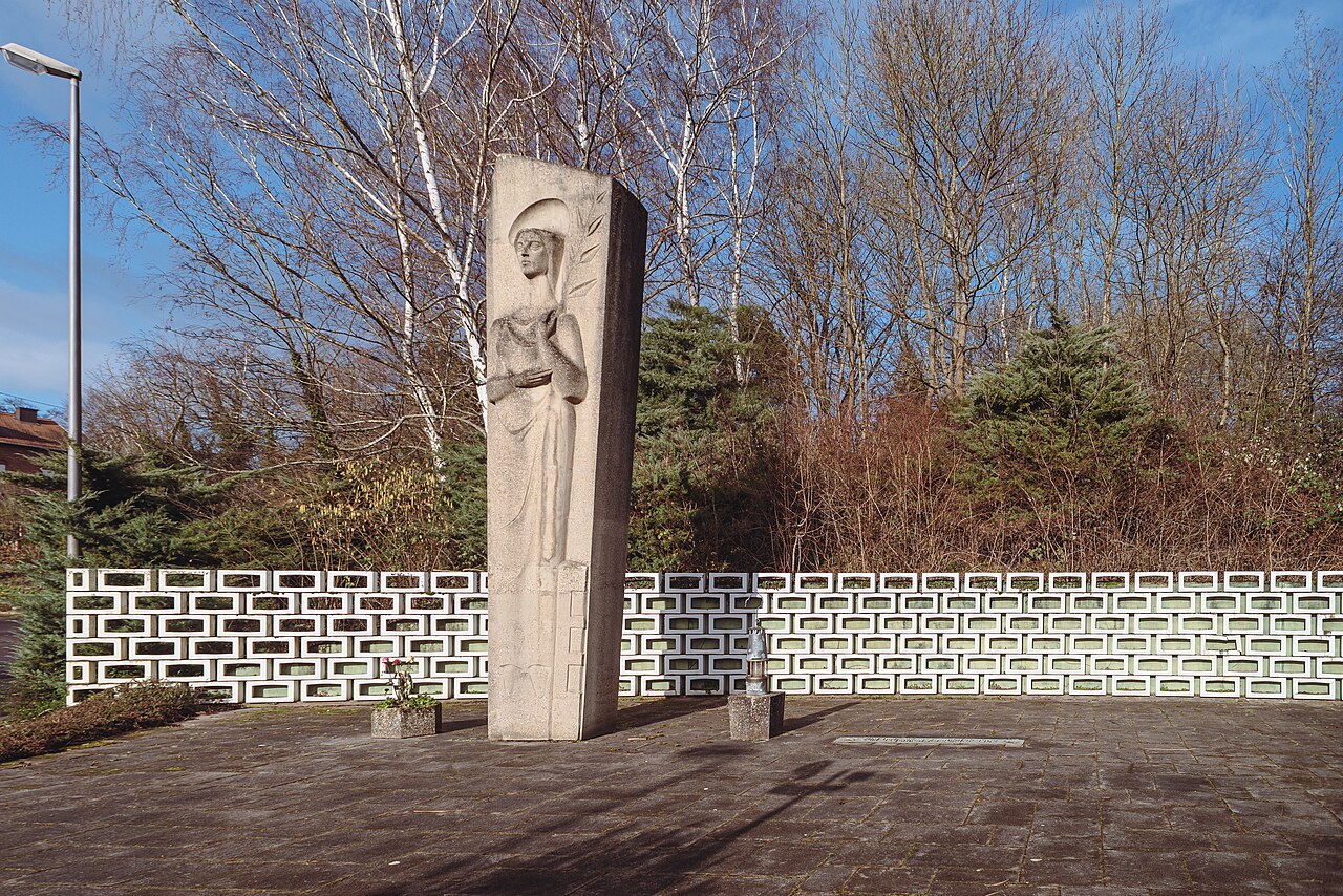 The memorial for the mining desaster of Luisenthal on the square of January 7