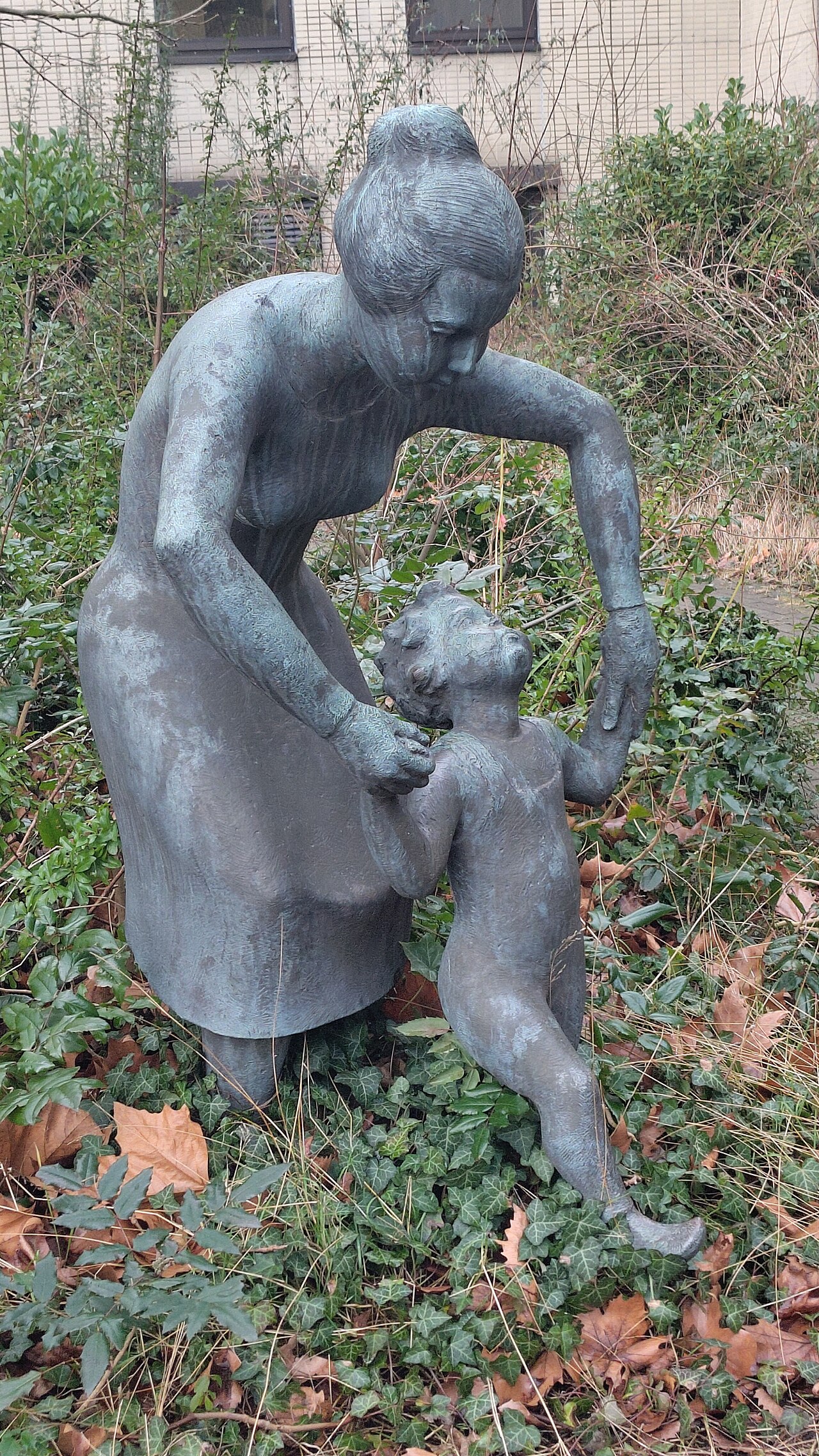 Der erste Schritt (Skulptur von Karin Hertz)