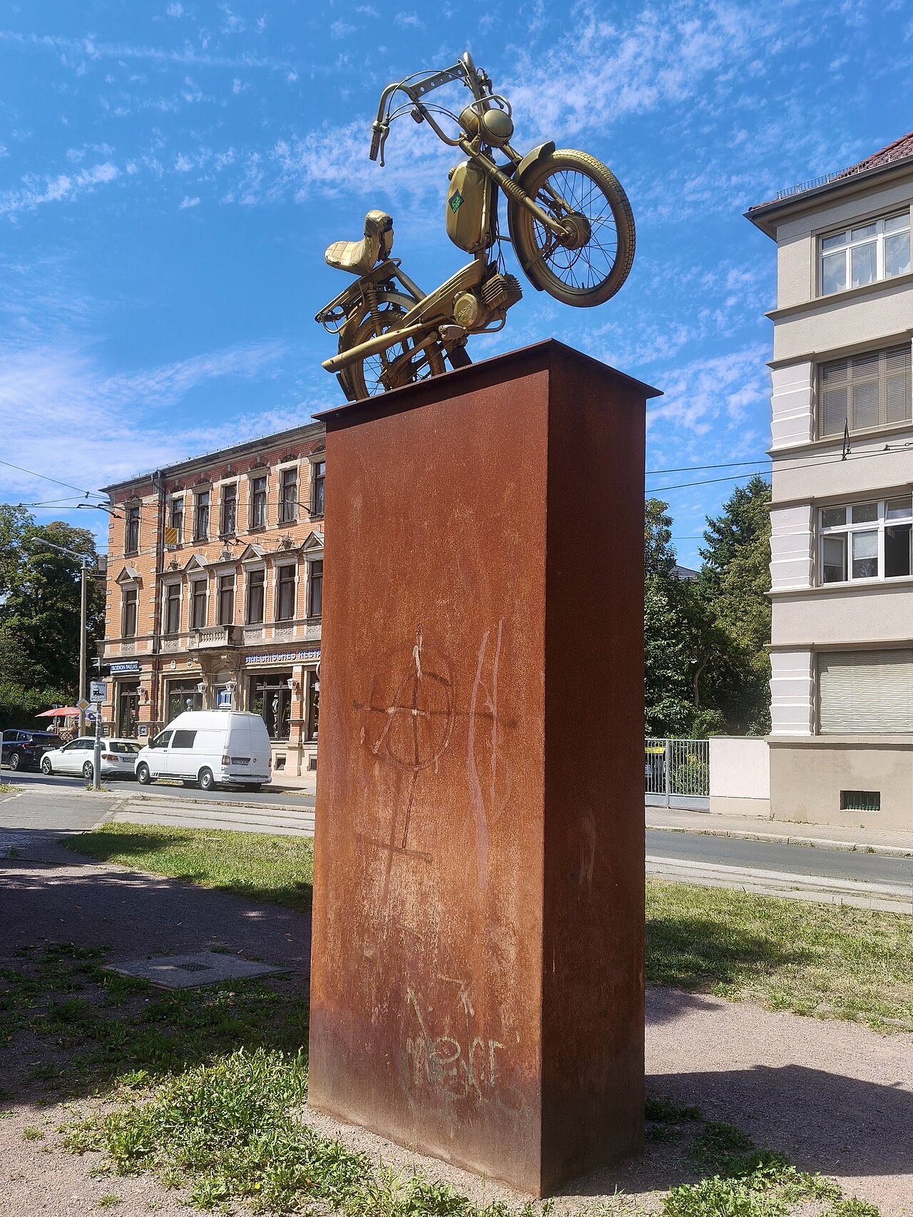 Mopedmonument "Der Halbstarke" in Dresden