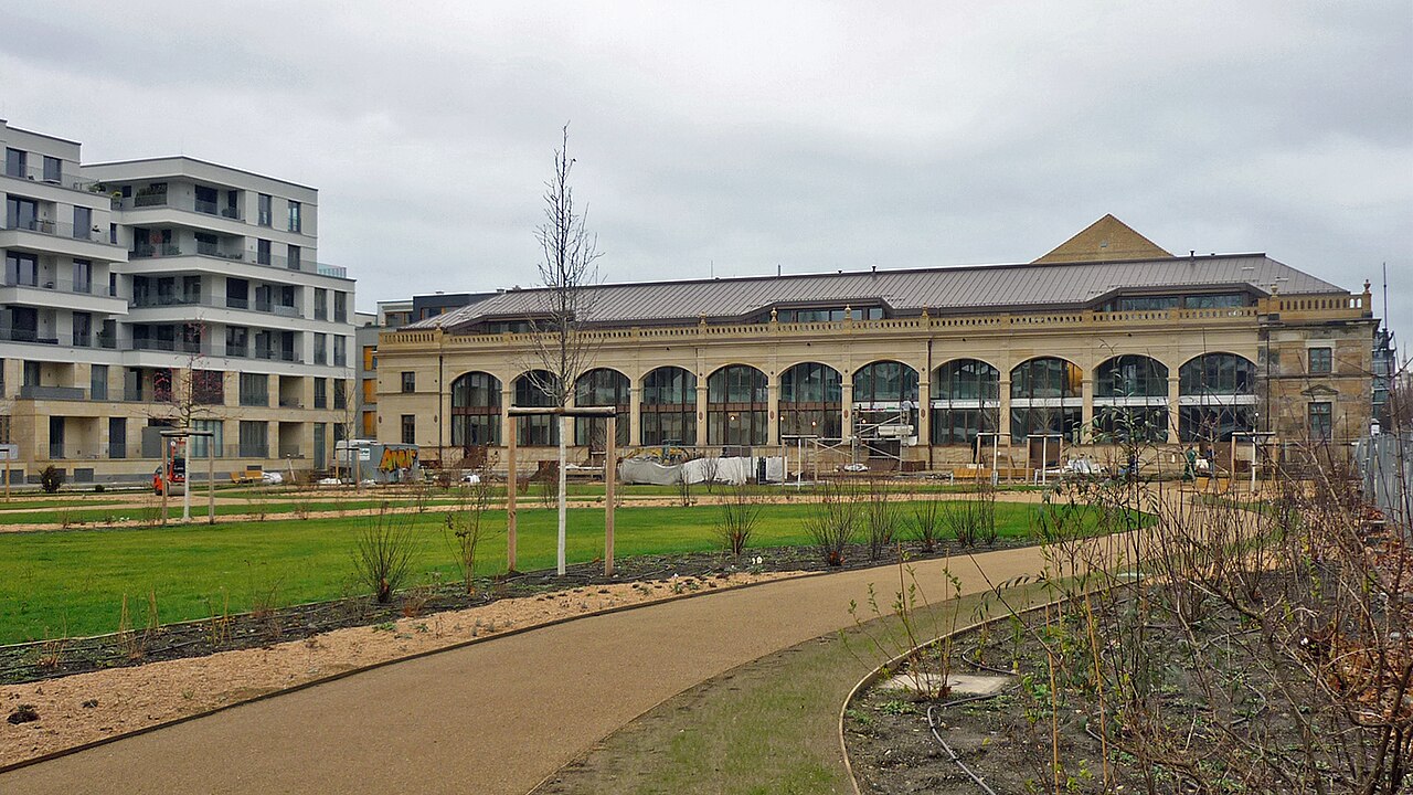 Ehemalige Orangerie, Wohn- und Parkanlage „An der Herzogin Garten“ in Dresden, Ostraallee (kurz vor der Fertigstellung)