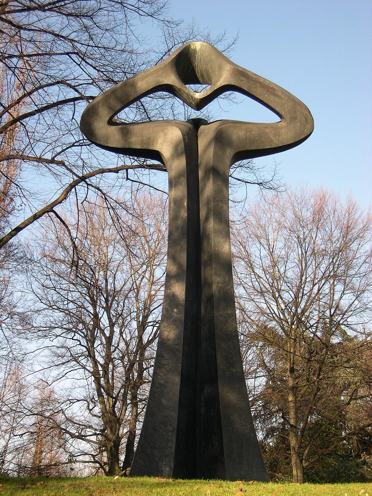 Der Mahner von Vadim Sidur (1985), gestiftet von Udo van Meeteren, im Düsseldorfer Hofgarten