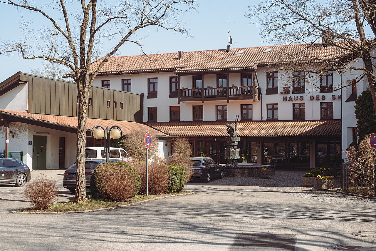 Das Gebäude des Deutschen Skimuseums