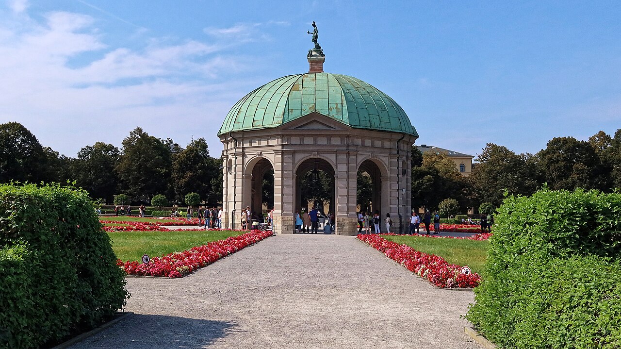 Teilnehmer vom Stammtisch von Wikipedia München und auf der Kulturexkursion zur Münchner Residenz