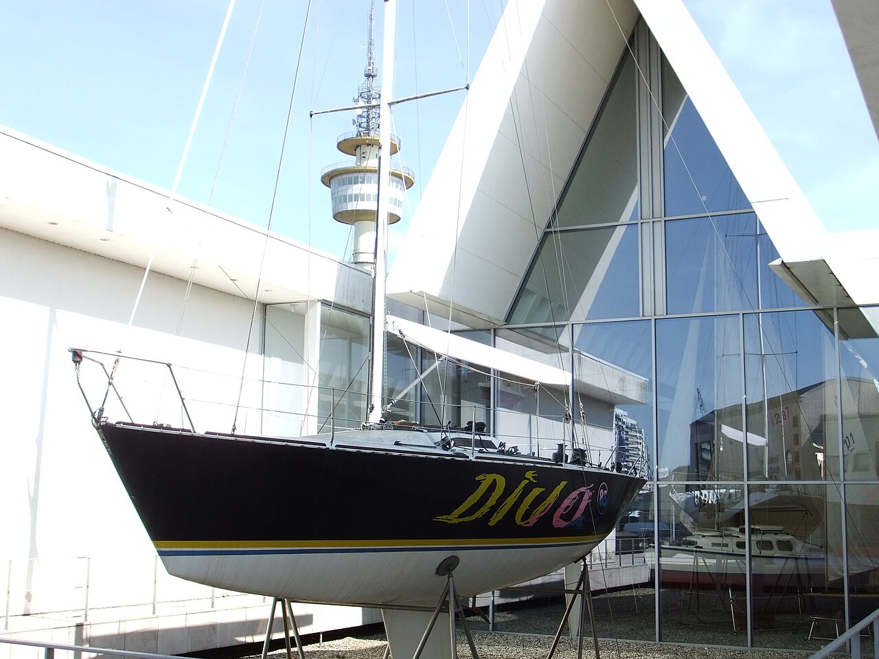 Rennyacht "Diva" in Bremerhaven vor Anbau