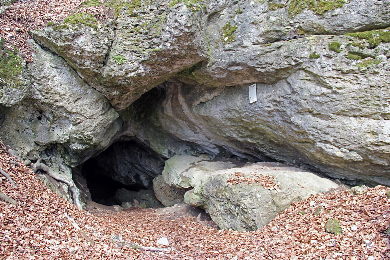 Doktorshöhle, Eingang