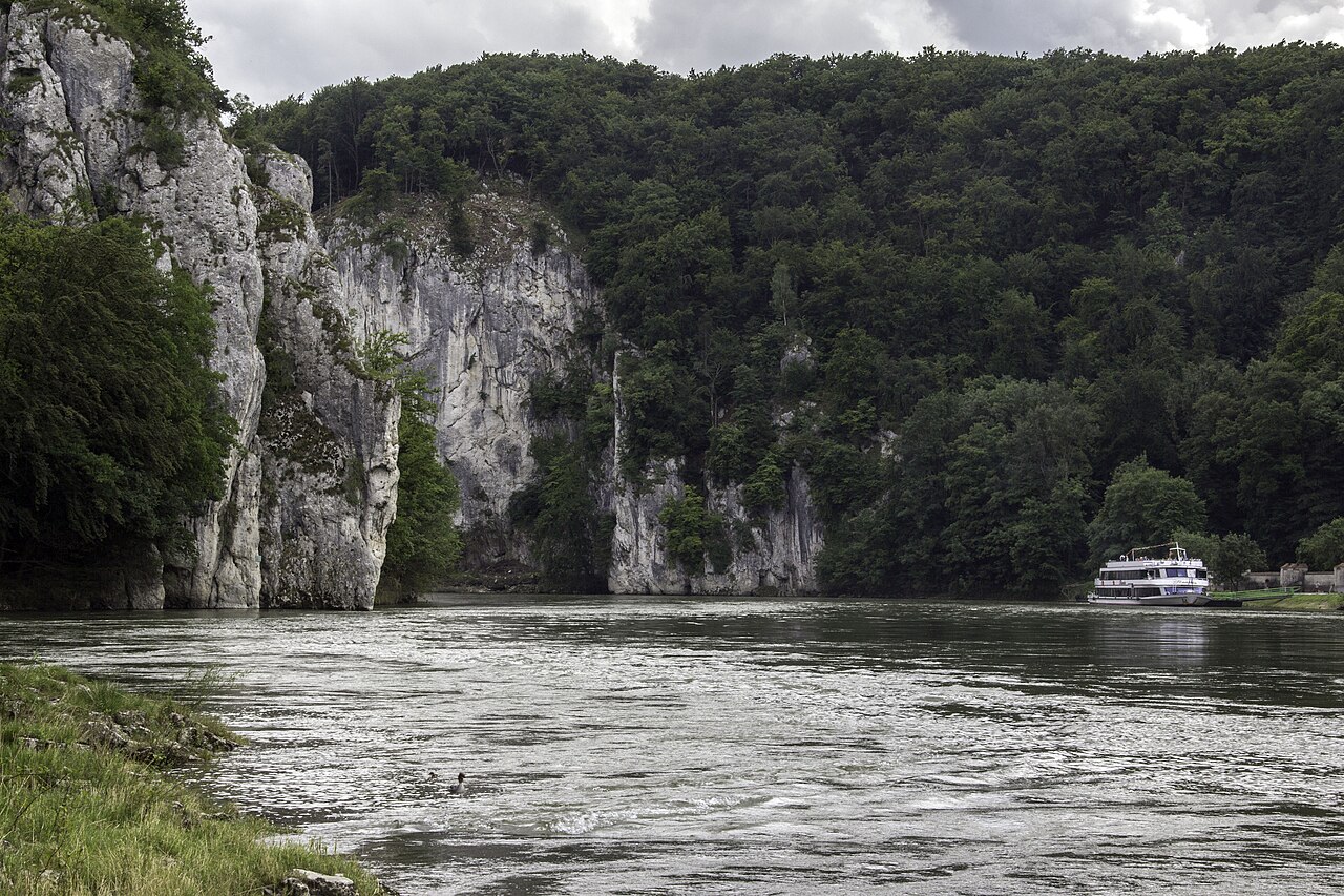 Weltenburger Enge, Donau, Schiff