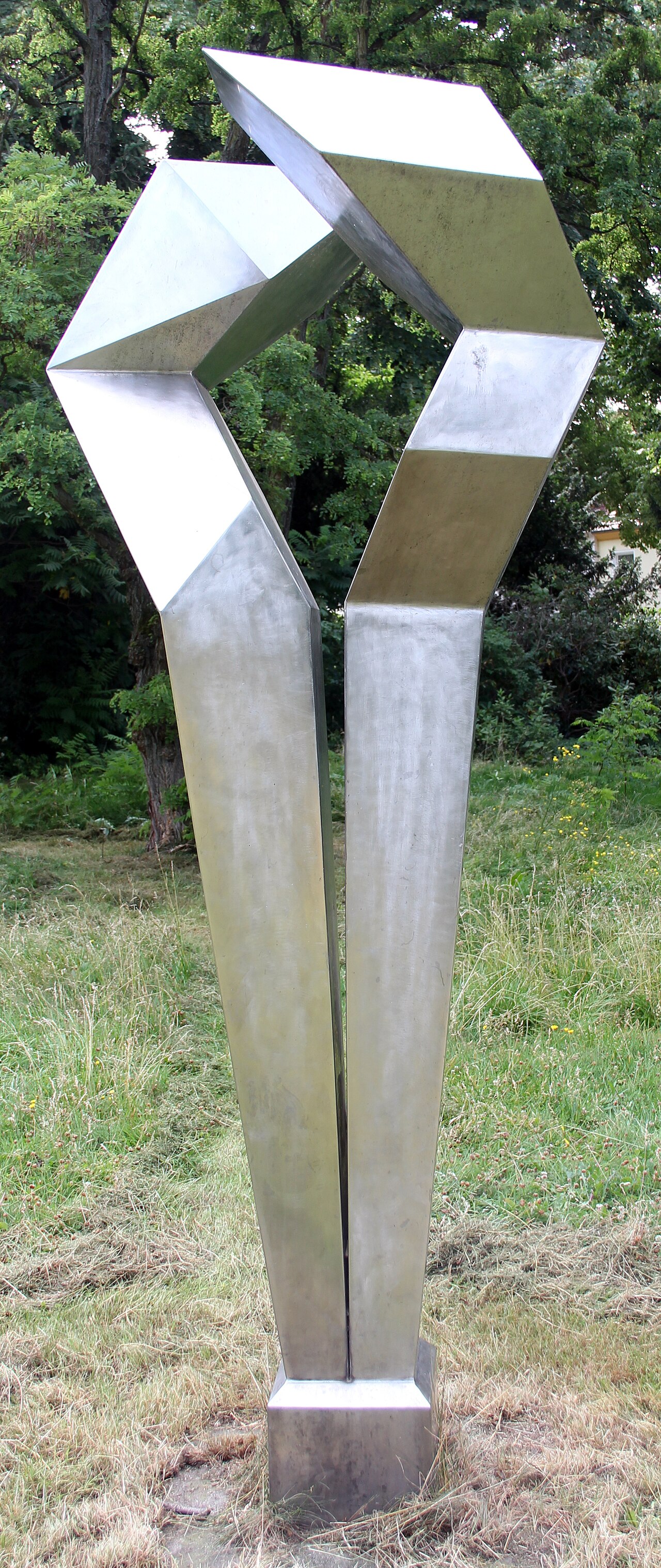 Sculpture, "Doppelherme" by Karl Menzen , 1988,, Manfred-von-Richthofen-Straße, Berlin-Tempelhof , Germany