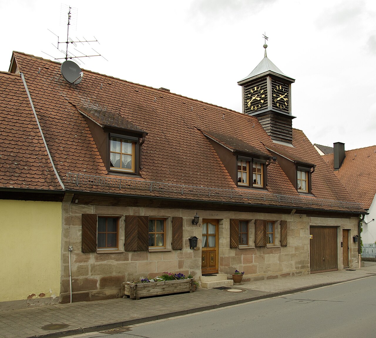 Ehemaliges Hirtenhaus (Hüttendorfer Straße 7) im Erlanger Stadtteil Hüttendorf