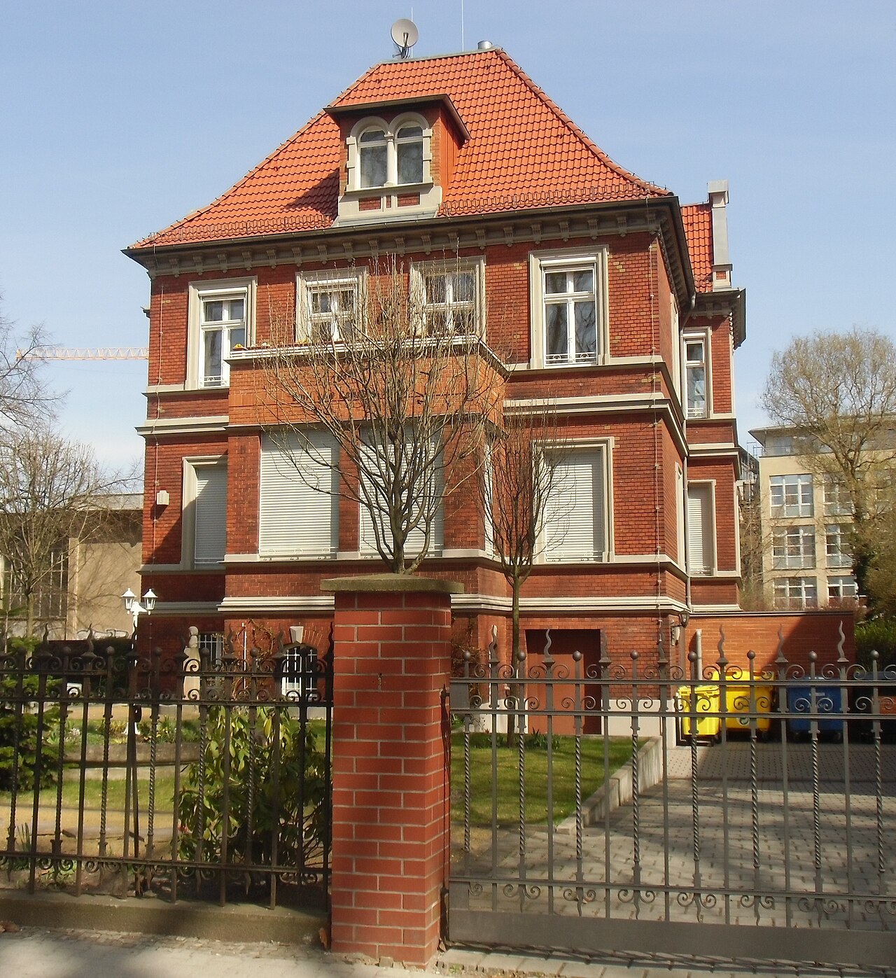 This is a picture of the Berliner Kulturdenkmal ( cultural monument ) with the ID