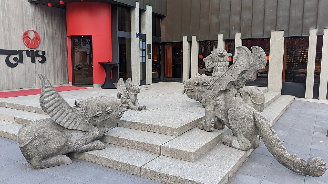 Entrance of Tantris gorumet restaurant in Munich-Schwabing showing sculptures by Bruno Weber