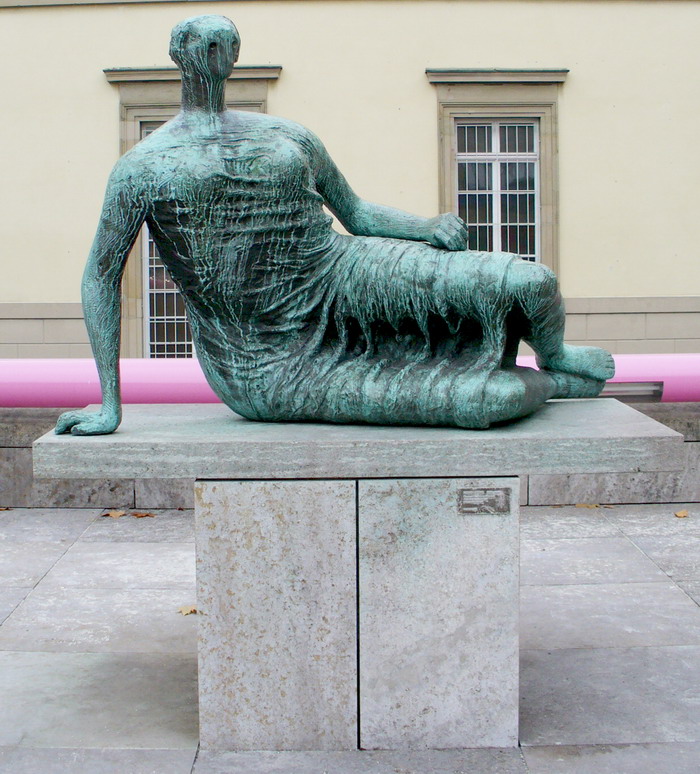 Foto von Draped Reclining Woman