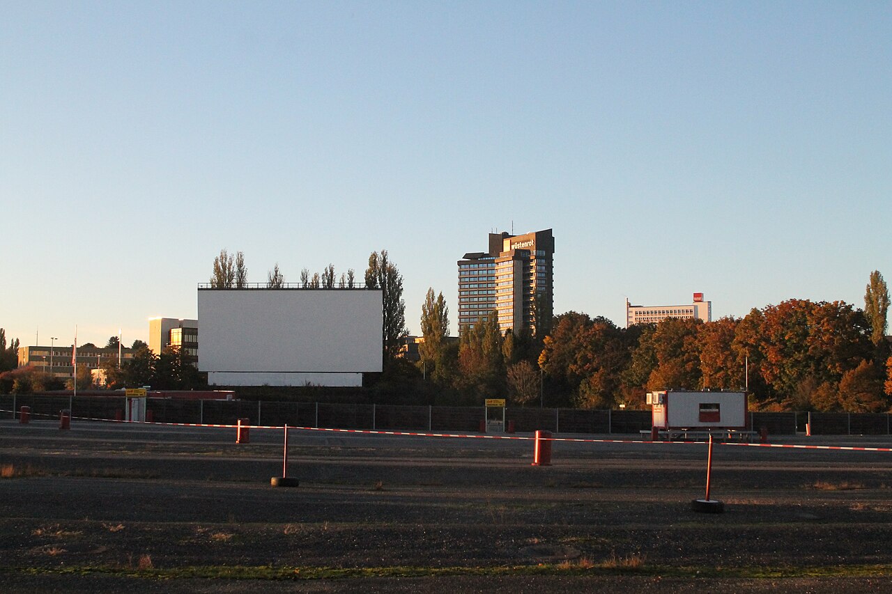 Autokino Kornwestheim Camera location 48° 52′ 40