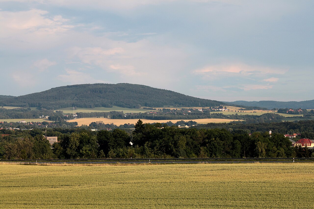 Blick von Salzenforst zum Thromberg