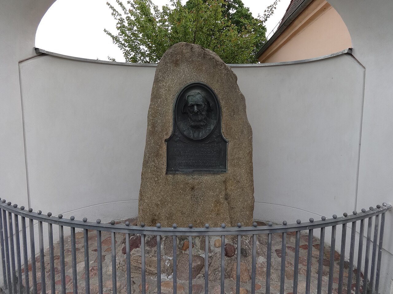 Die Manufaktur der Weberkolonie entstand als Fabrikantenhaus für Weber im Jahr 1776