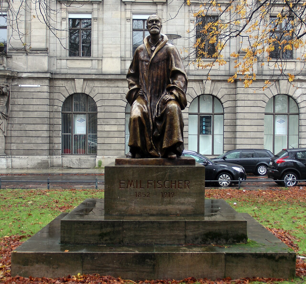 Statue, " Emil Fischer " by Richard Scheibe , 1952, Robert-Koch-Platz, Berlin-Mitte , Germany