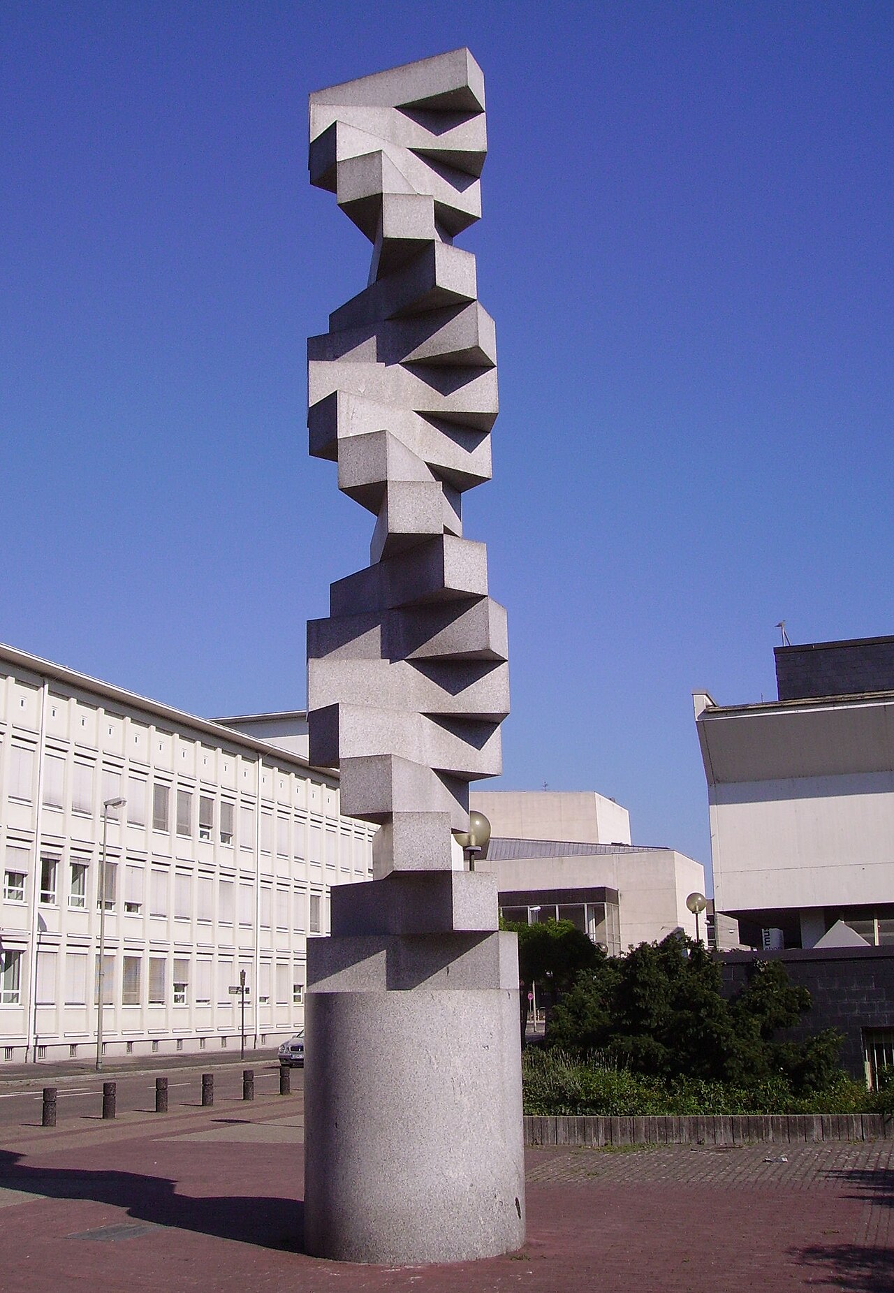 Endlose Treppe (1991) by Max Bill in Ludwigshafen , Germany