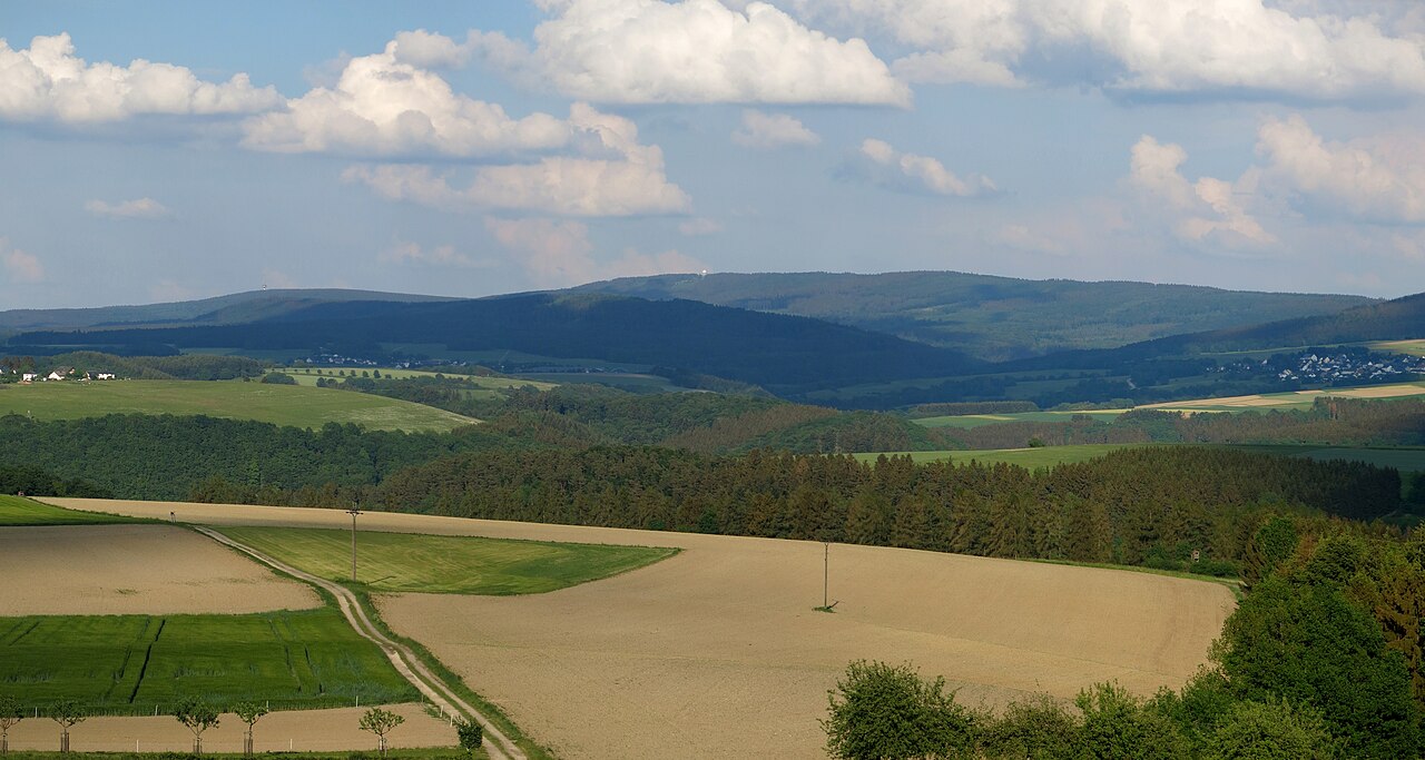 The Erbeskopf in the Hunsrück seen from West near Beuren