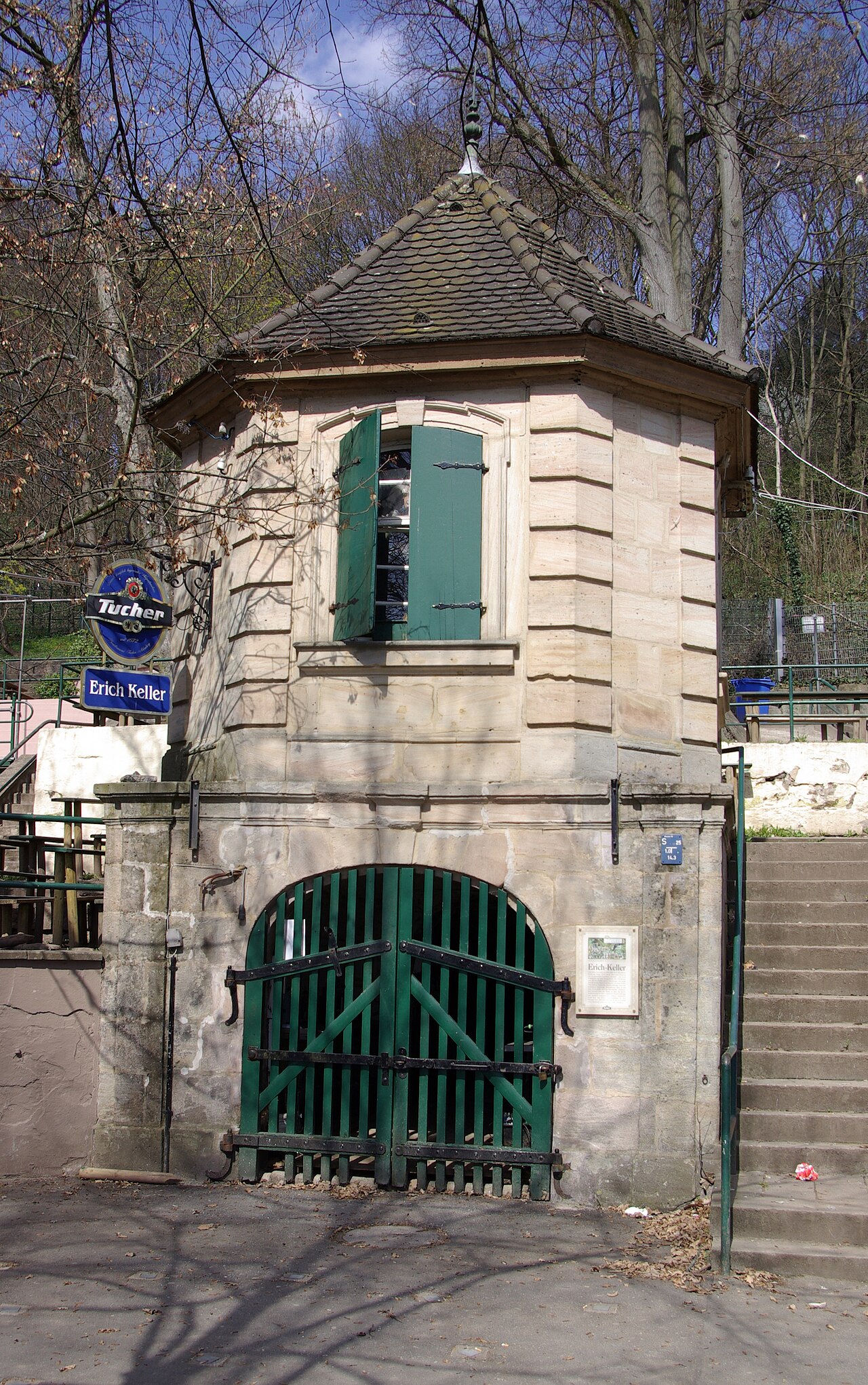 Der Erich Keller auf den Gelände der Bergkirchweih in Erlangen