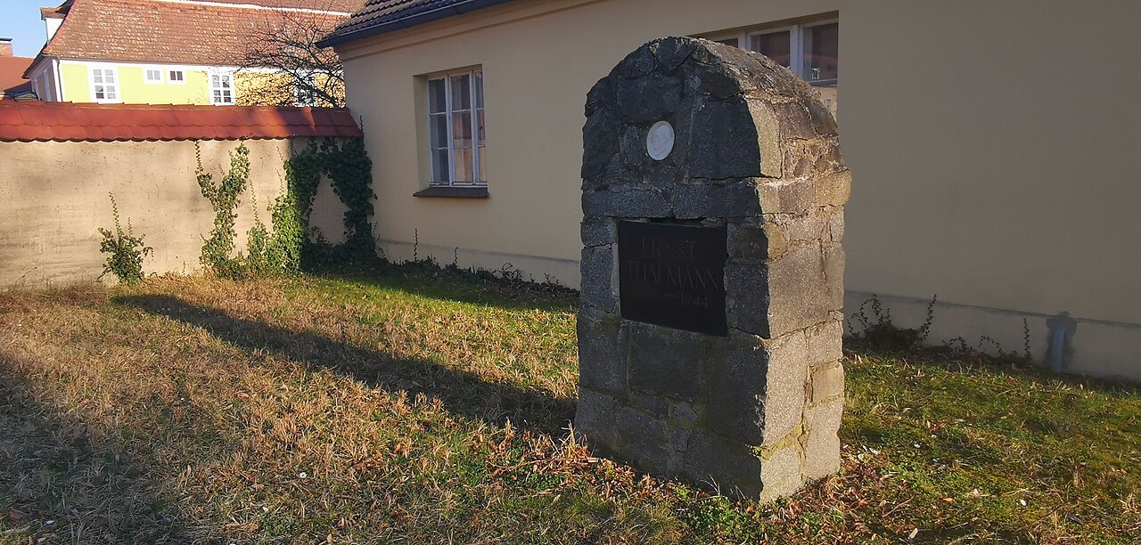 Ernst-Thälmann-Denkmal in Fürstlich Drehna