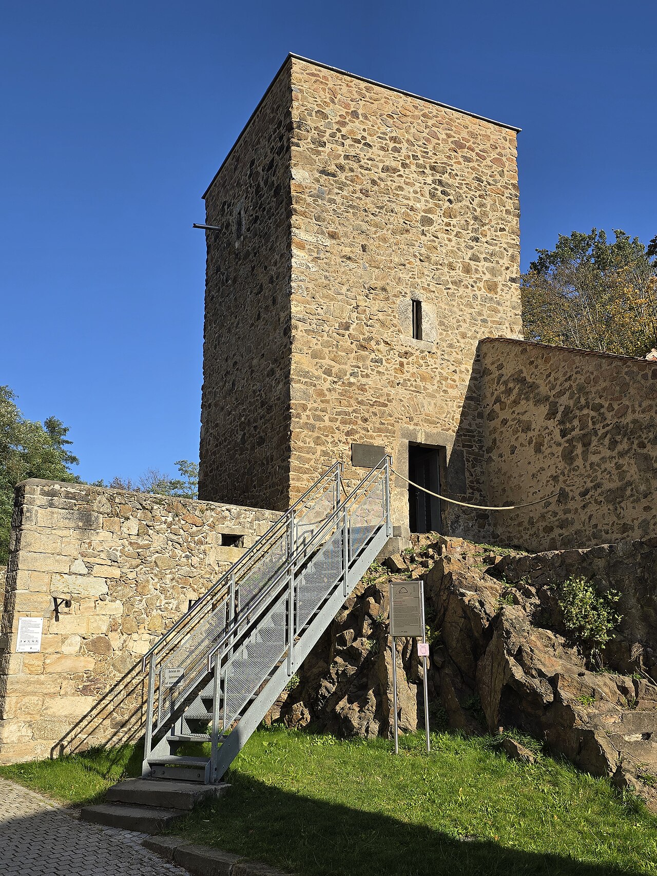 Defensive tower (Owl Tower) of Klippenstein Castle