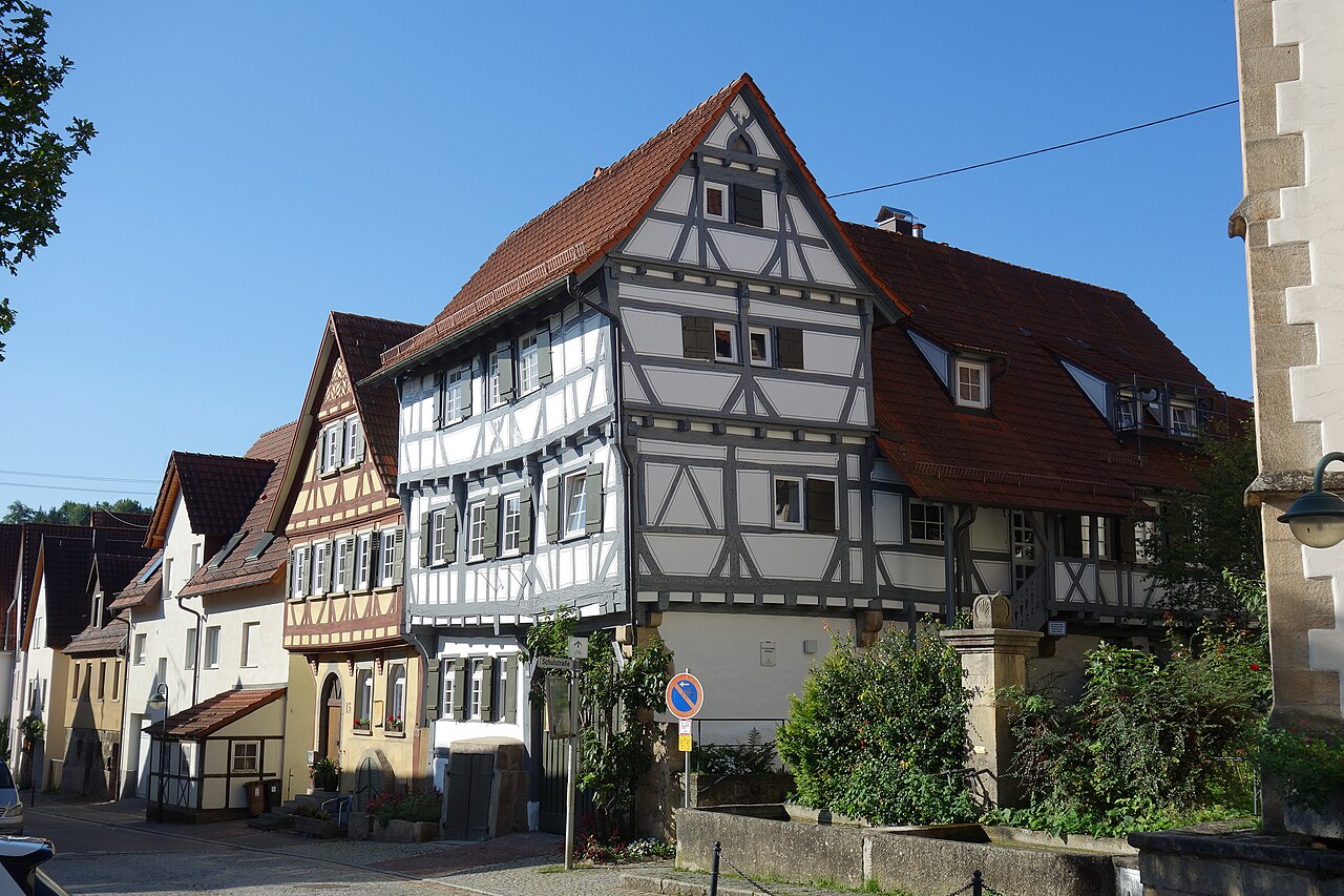 Grötzingen (Aichtal) Ensemble mit Alter Schmiede, Evang