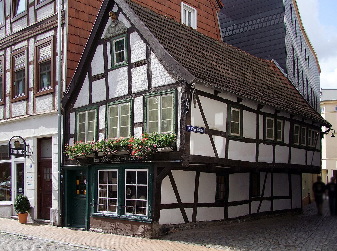 Wer hat dort nicht schon mal etwas gekauft von den schönen Holzartikeln aus der Kunstdrechslerei Zettler?