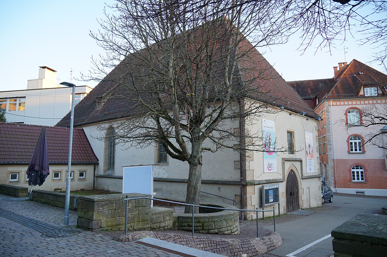 Der Feierraum Böblingen war ursprünglich die Gottesackerkirche und wird heute genutzt als Theater