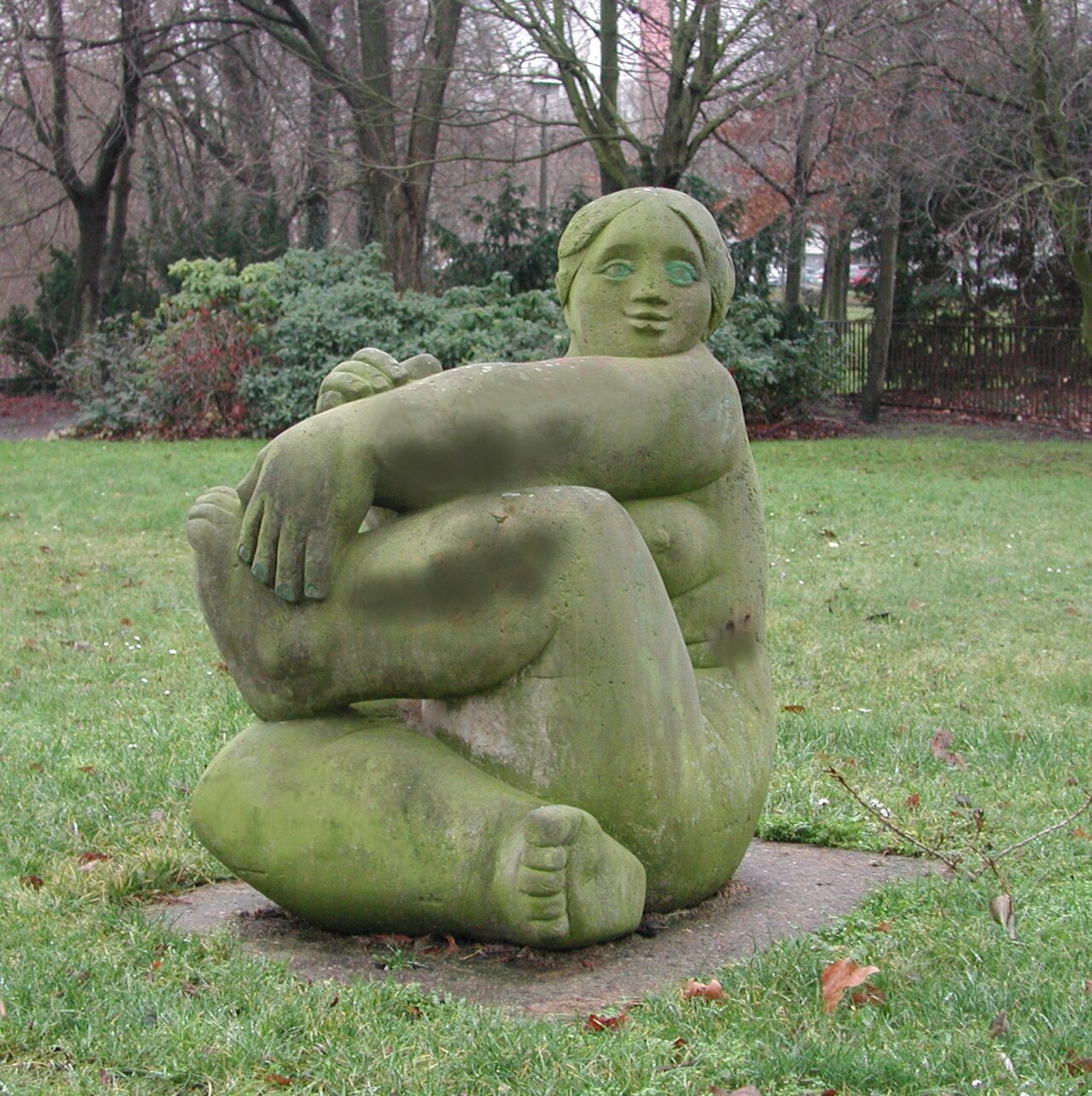 Die Skulptur "Felicitas" (die Glückliche) von Janos Seregi im Fennpfuhlpark