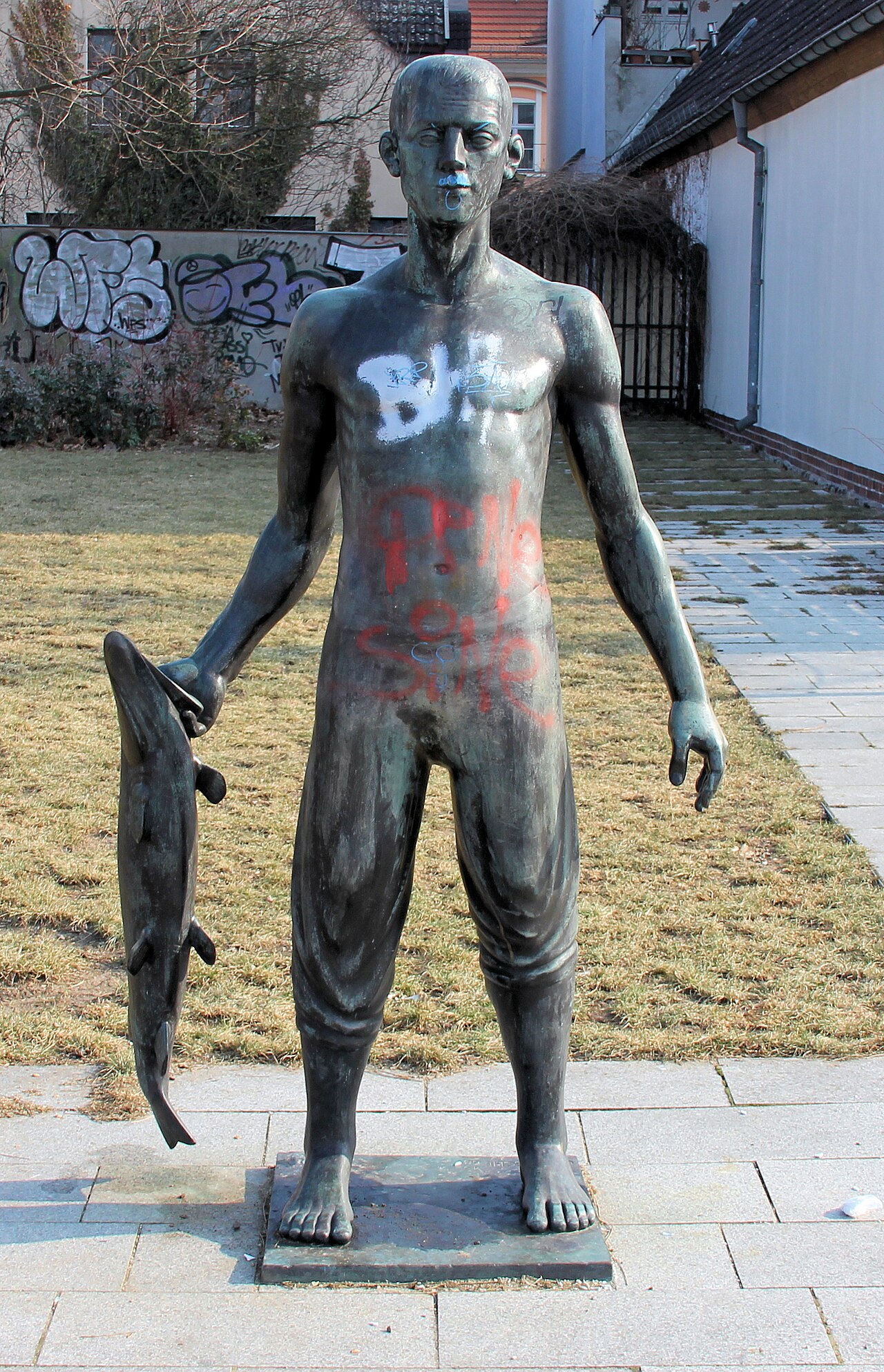 Memorial statue, Fischer by Hans-Peter Goettsche, 1968, Luisenhain, Berlin-Köpenick , Germany